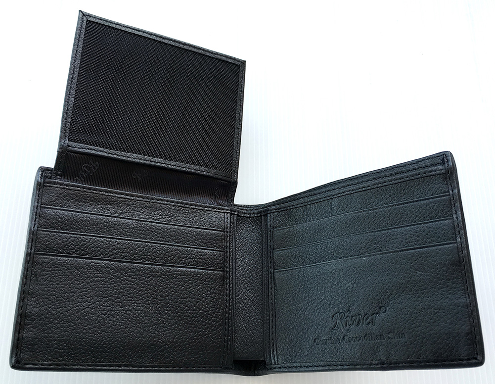 กระเป๋าสตางค์หนังจระเข้แท้ ส่วนหาง สีดำ