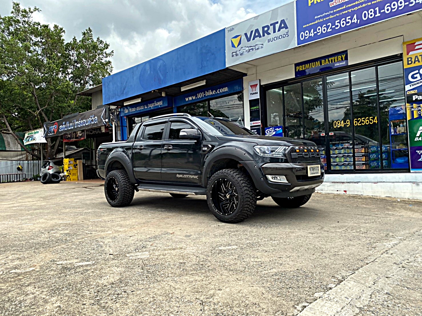 FORD WILDTRAK จัดทรงเมกาที่ STEP9