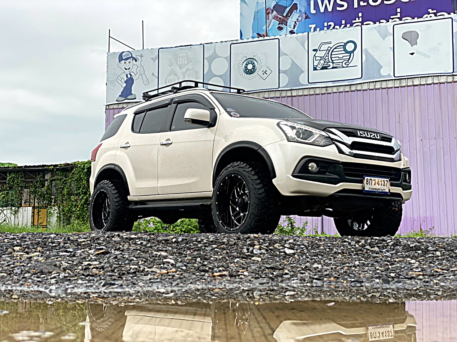 MU-X ทรงเมกา หล่อที่ STEP9