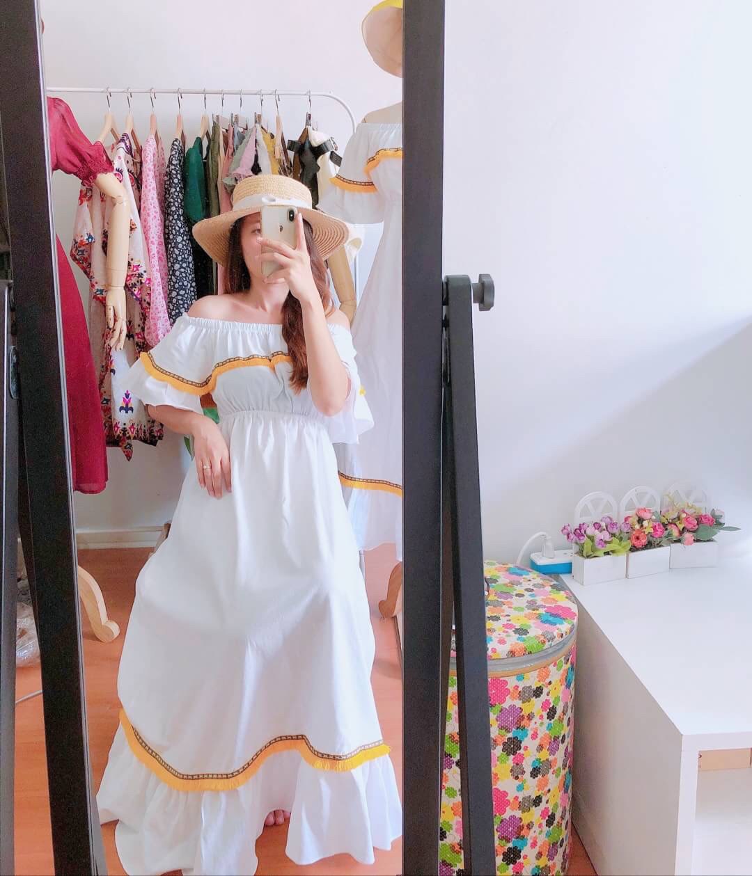 เดรสยาวโทนขาวแต่งปอม