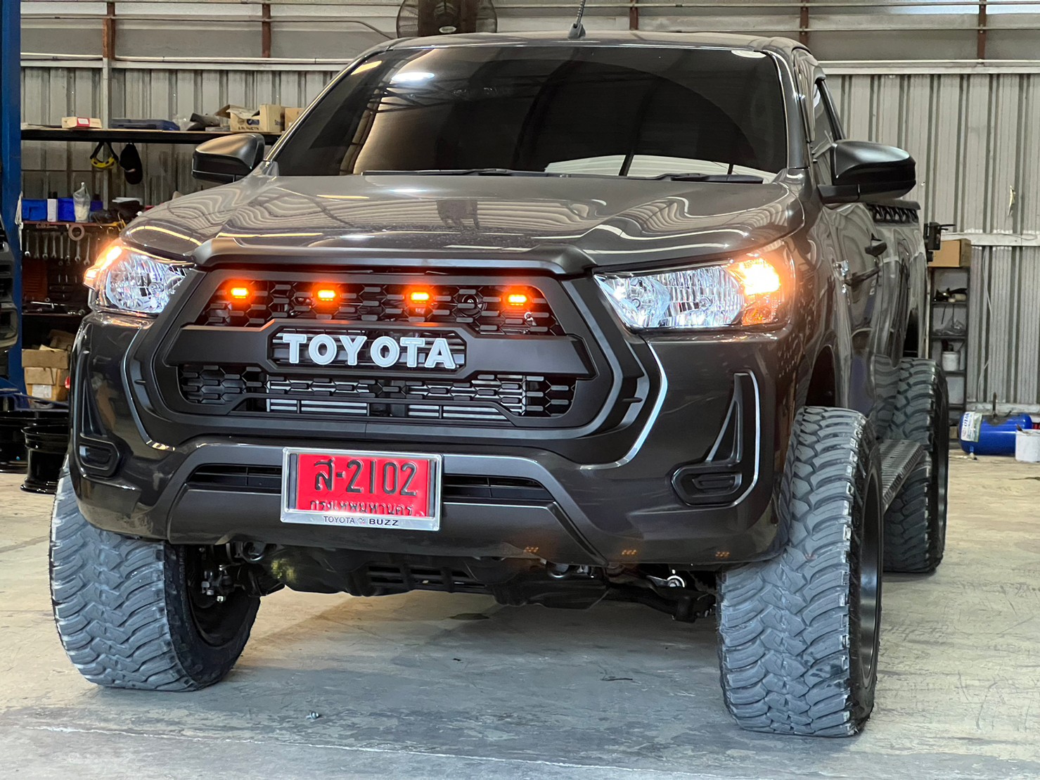 TOYOTA REVO หัวเดียว ทรงเมกา ที่ STEP9