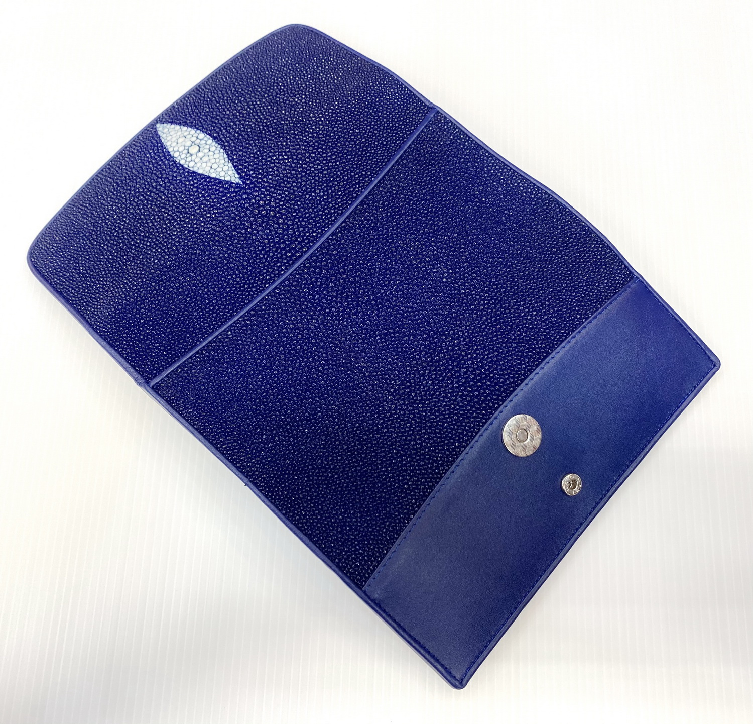 กระเป๋าสตางค์หนังปลากระเบนแท้1ตา 3พับยาว สีฟ้า