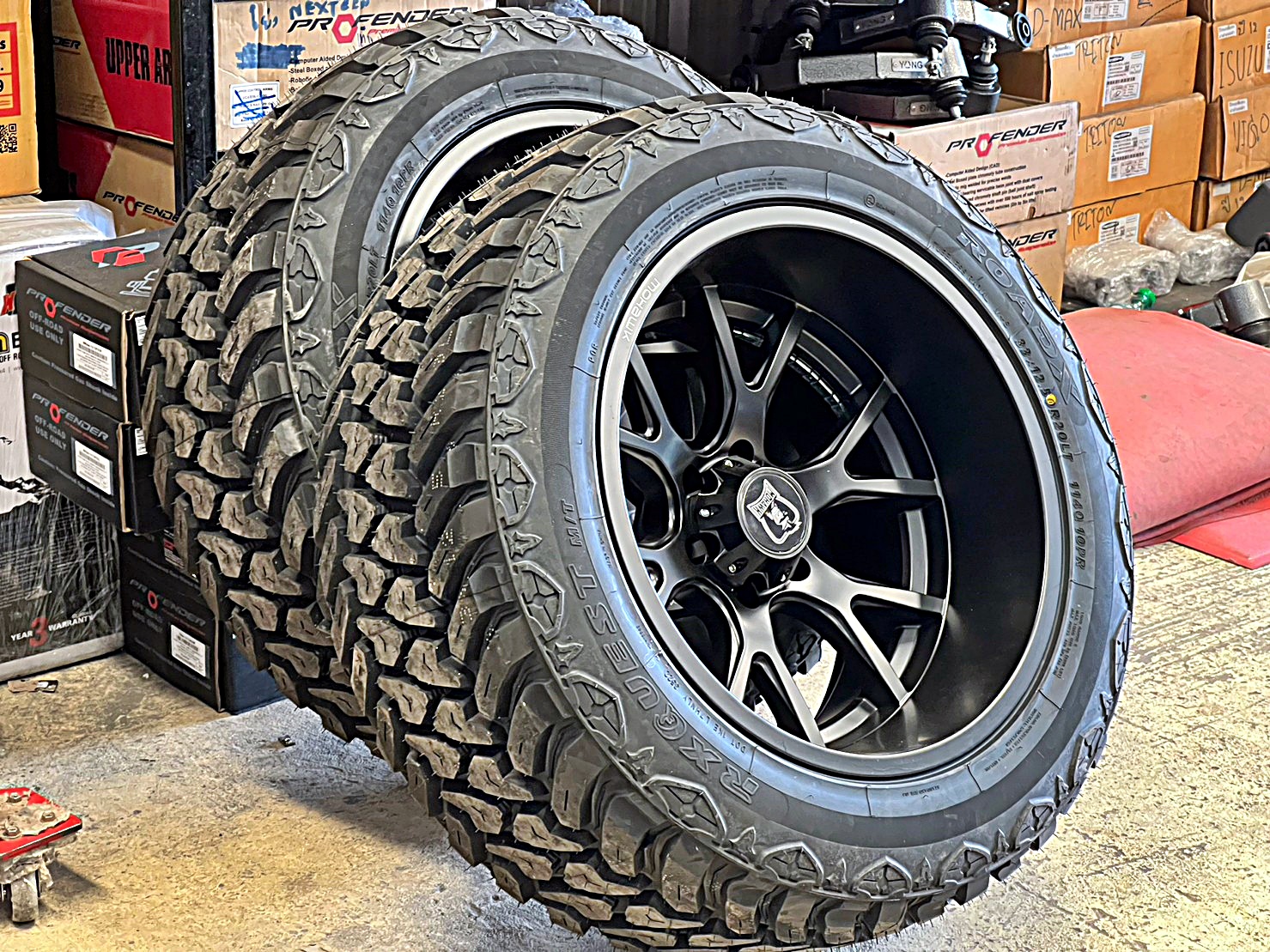 TOYOTA REVO แต่งทรงเมกาที่ STEP9