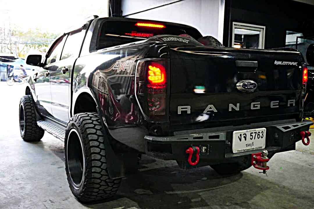 FORD RANGER WILDTRAK แต่งทรงเมกาที่ STEP9