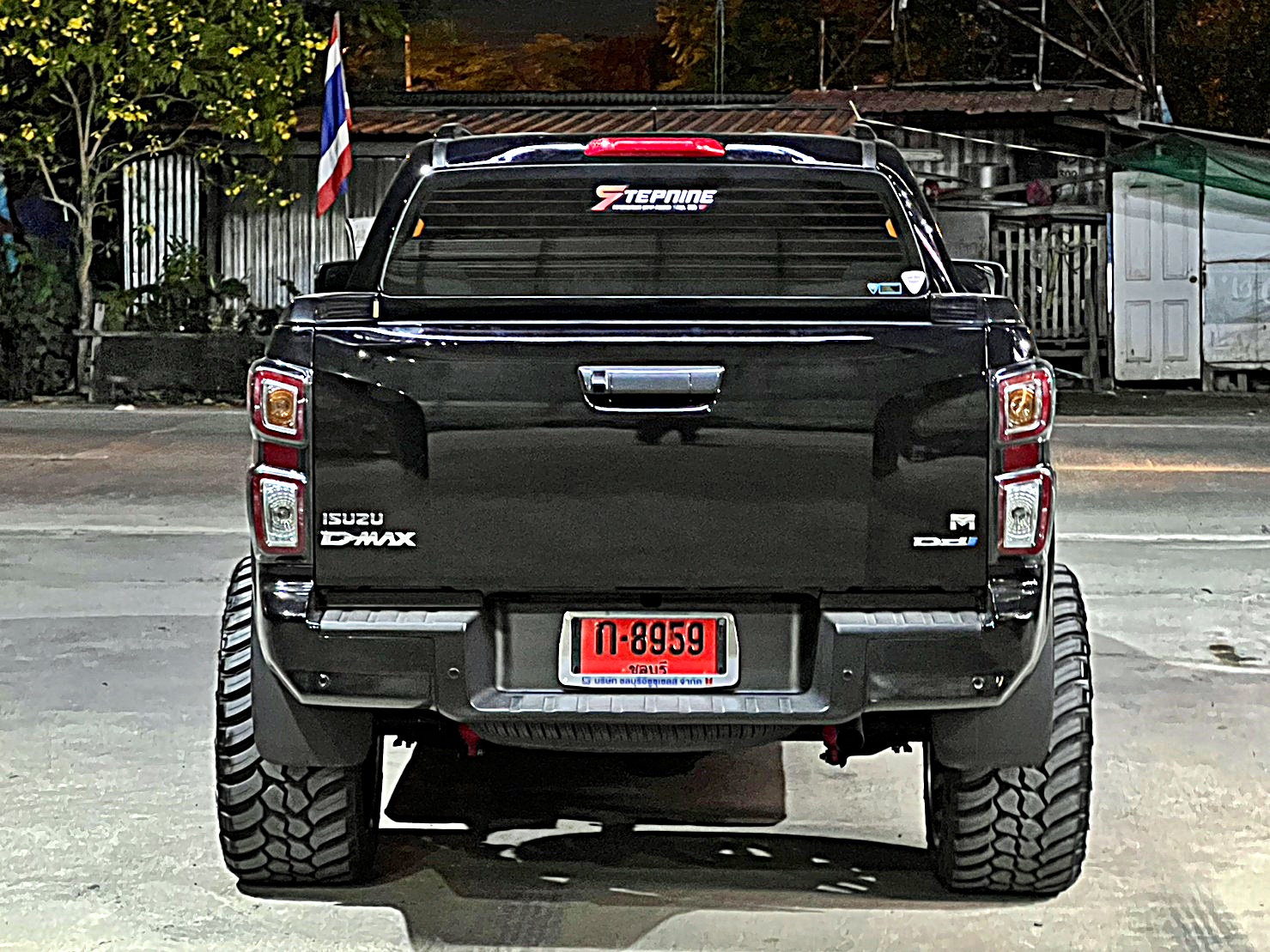 D-MAX ทรงเมกา จัดล้อแท้ HOSTILE ที่ STEP9