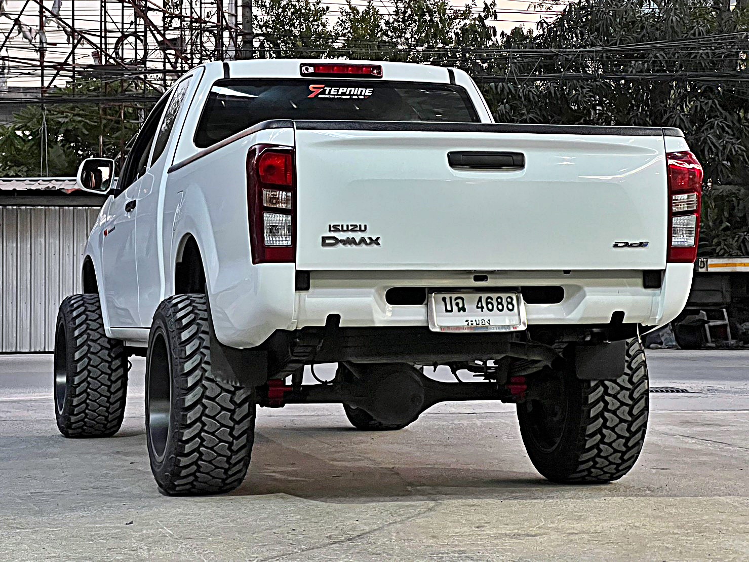 D-MAX ตัวเตี้ย ทำให้เป็นตัวสูง ทรงเมกา
