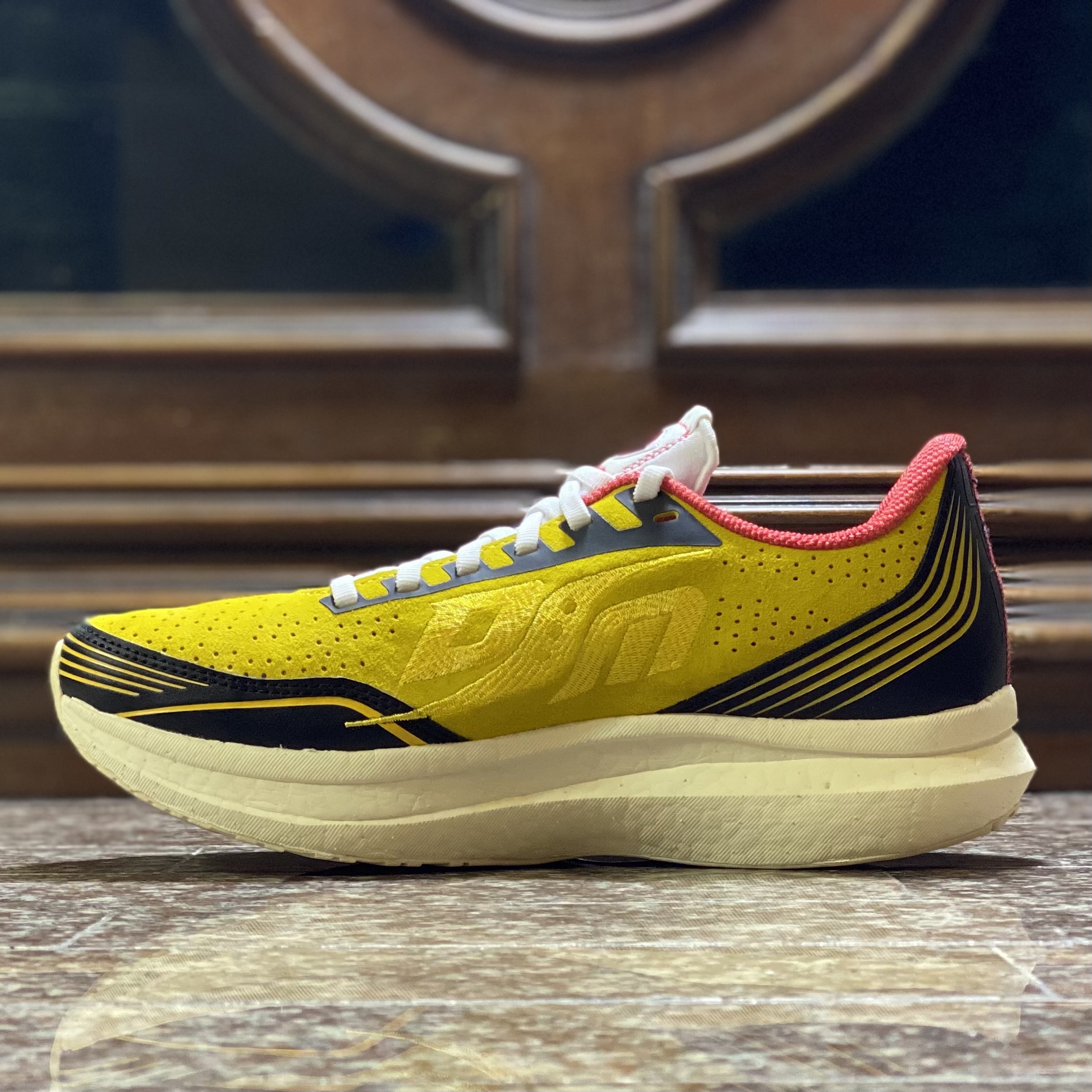 รองเท้า Saucony X Diet Starts Monday Endorphin Pro ‘EXCLUSIVE’ (M8US)