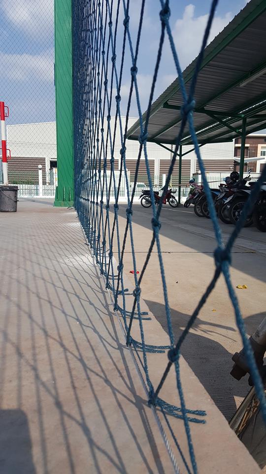 รับติดตั้งซ่อมแซมตาข่ายกั้นสนามฟุตบอล
