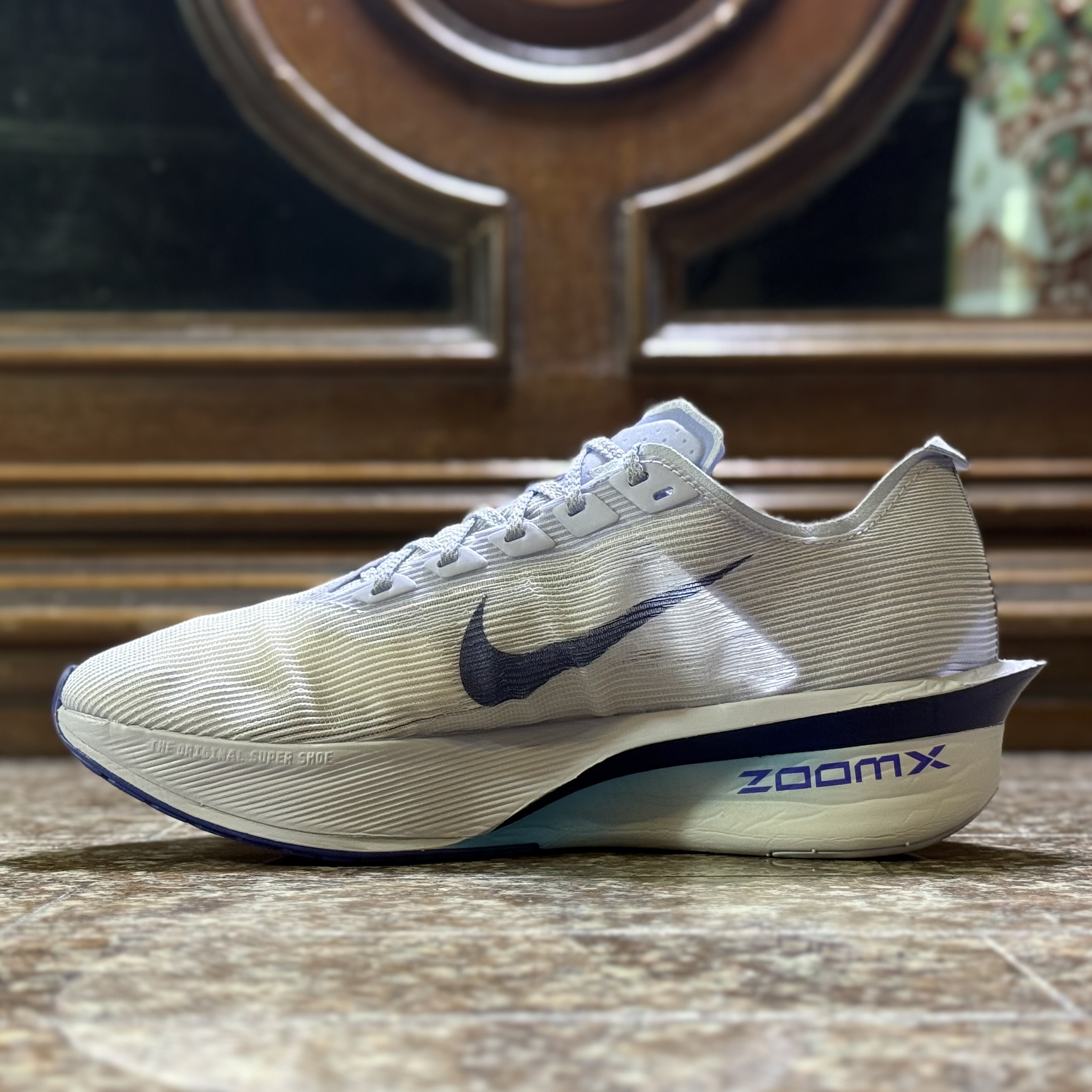 รองเท้าวิ่ง Nike ZoomX Vaporfly Next% 4 #มือ2 (W7.5US)