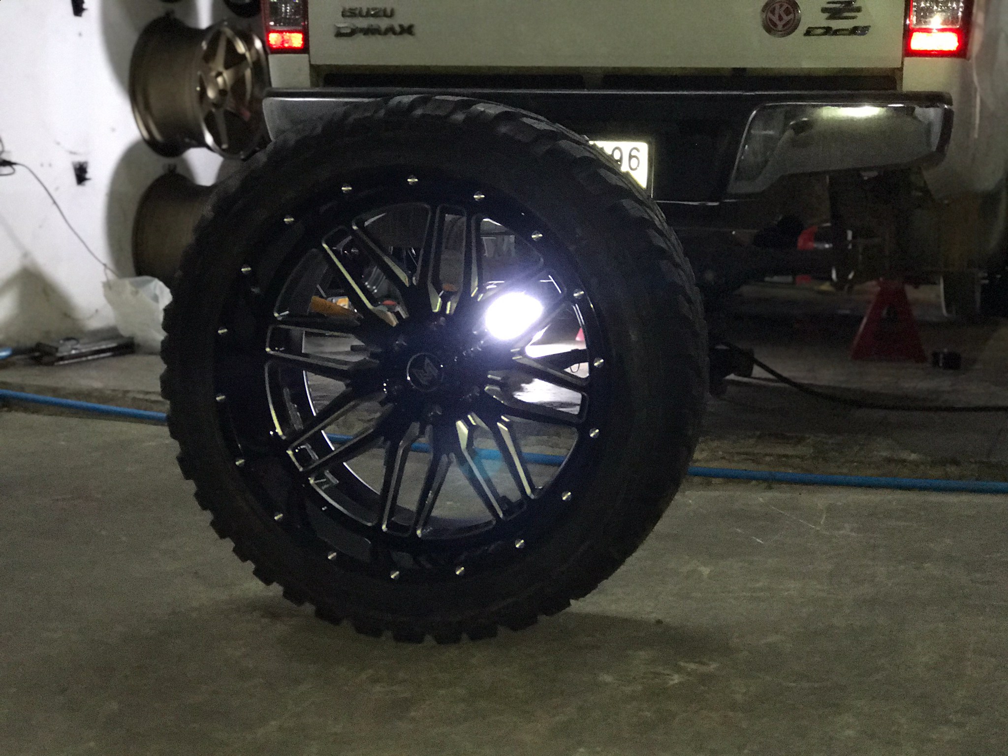 MAGNETIC 22x12 ET-44 CROSSWIND MT 33/12.5R22