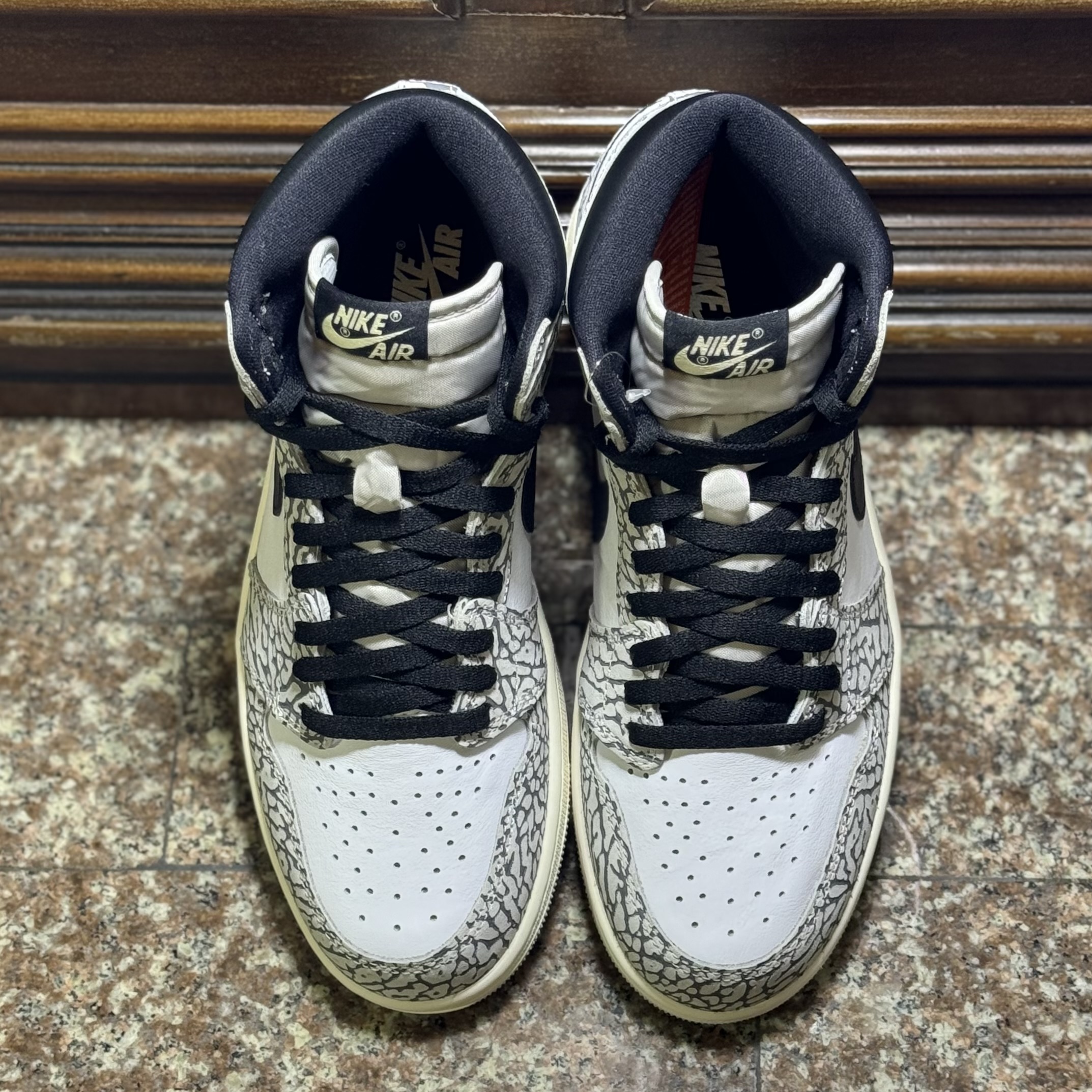 รองเท้า Nike Air Jordan 1 ‘White/Cement’ (M9US)