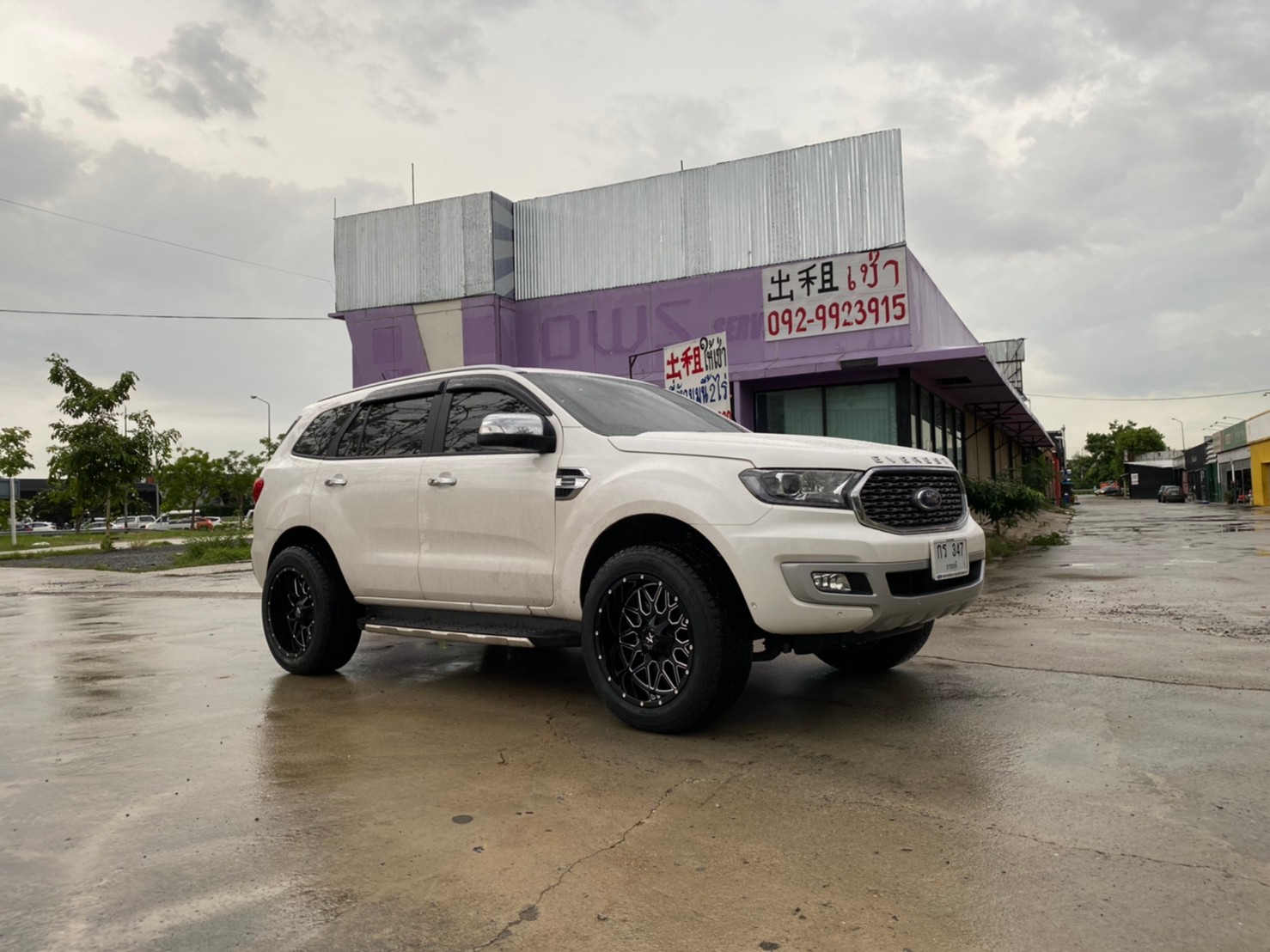 FORD EVEREST แบบไม่ยก