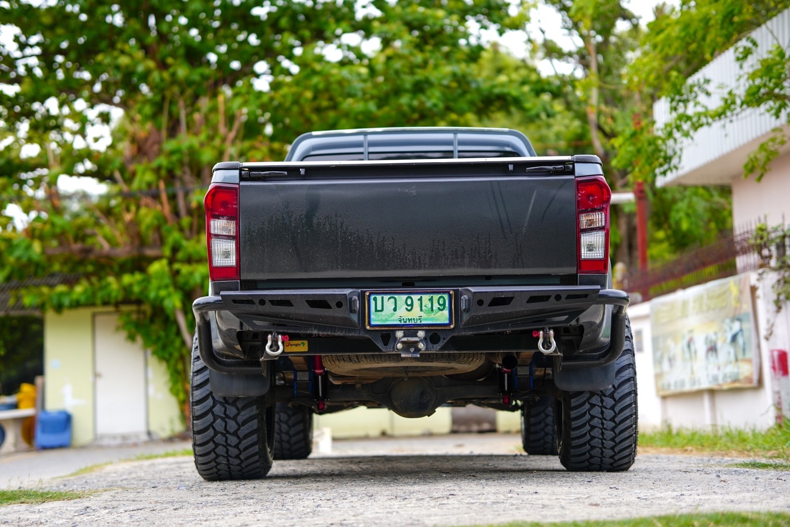 D-MAX หัวเดียว จันทบุรี งบ2แสน แต่งทรงเมกาที่ STEP9