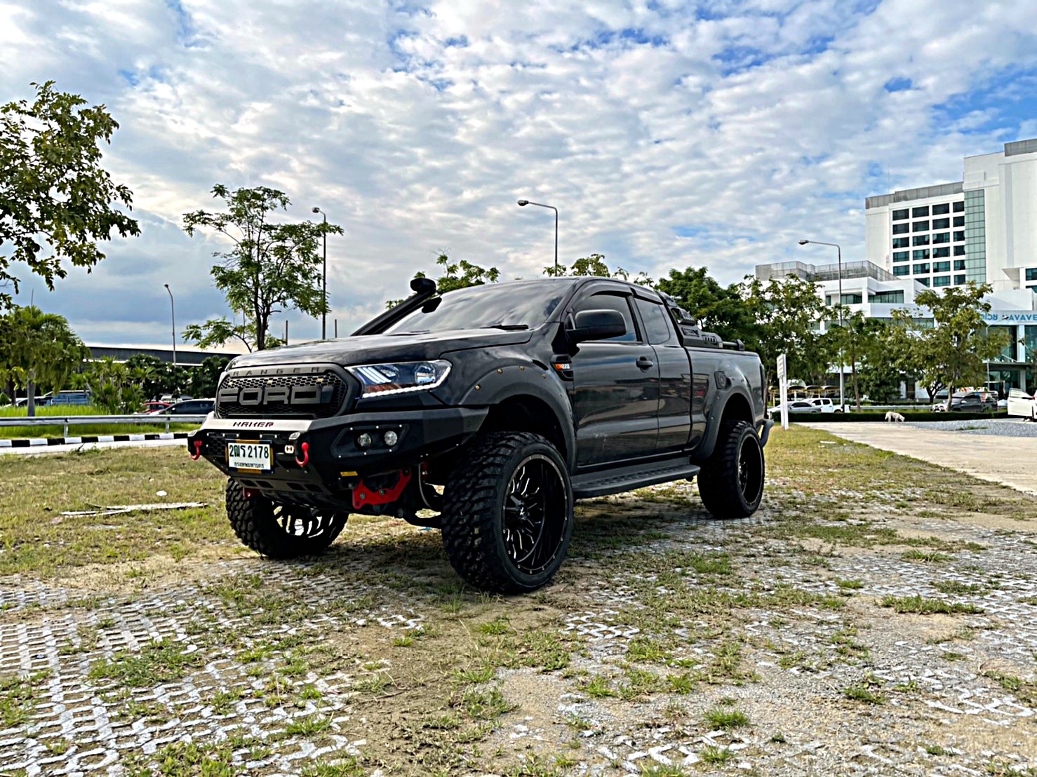 FORD RANGER จัดทรงเมกา ขอบ22 ที่ STEP9