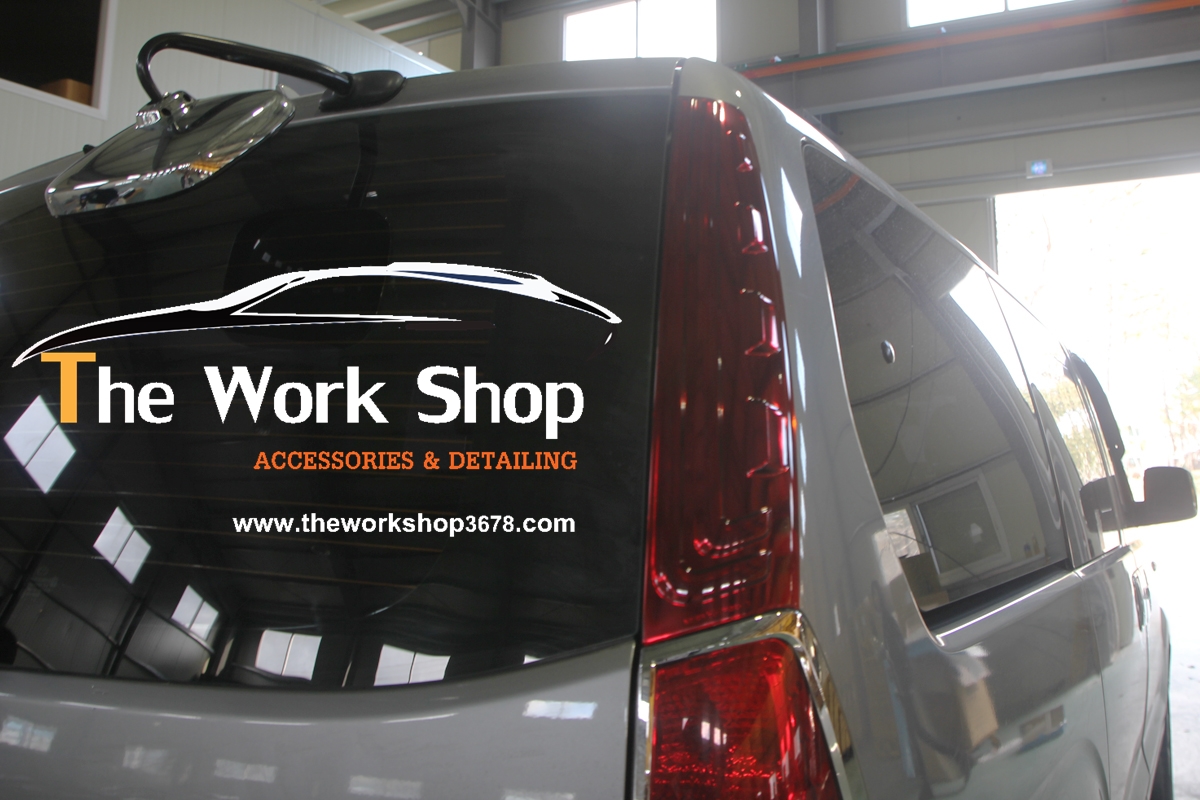 Red Pillar Molding for H-1 ( ทับทิมแดงแต่งเหนือไฟท้าย )