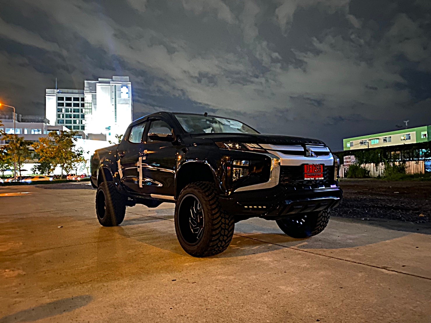 TRITON 4X4 จัดทรงเมกา