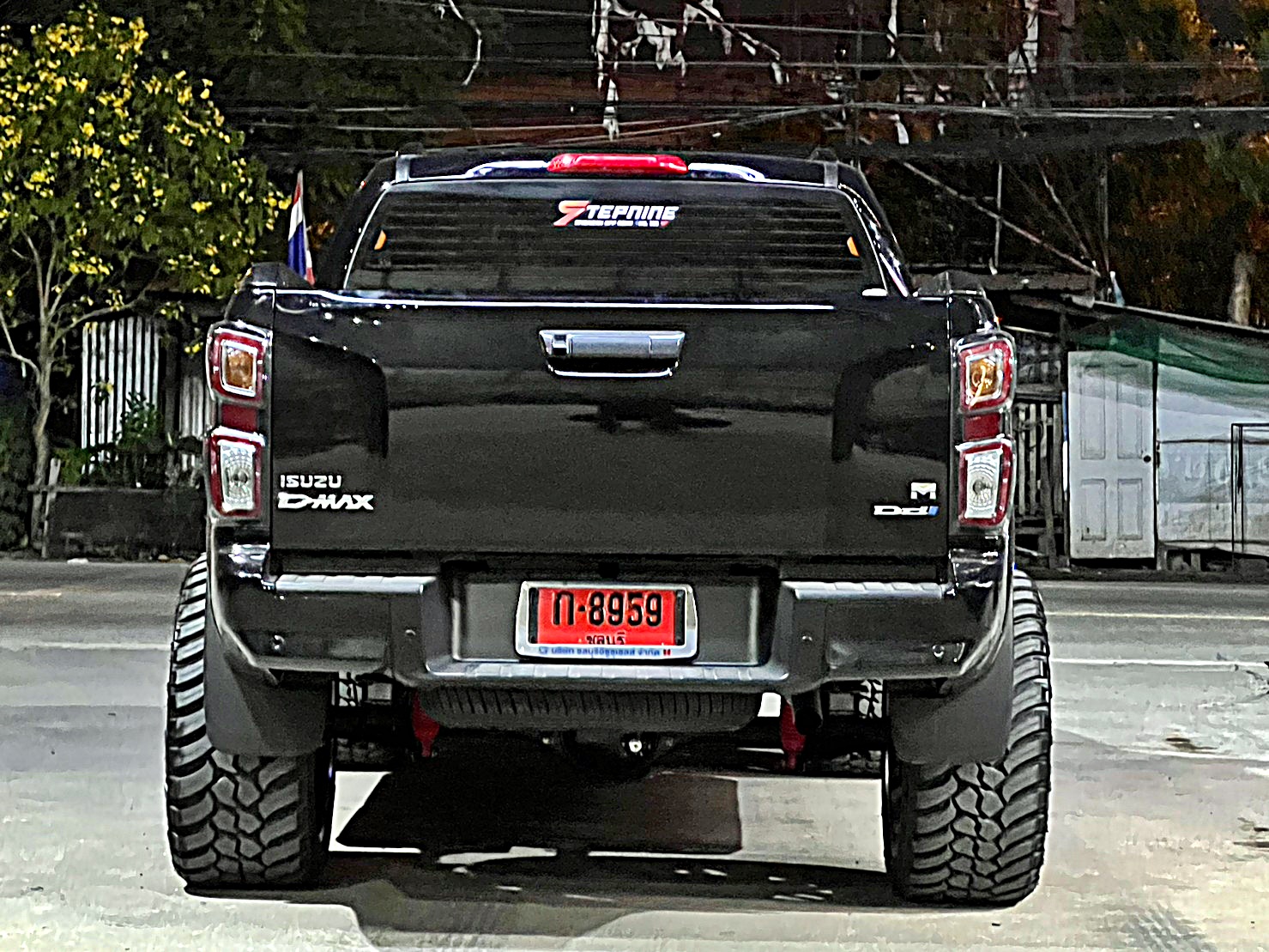D-MAX ทรงเมกา จัดล้อแท้ HOSTILE ที่ STEP9