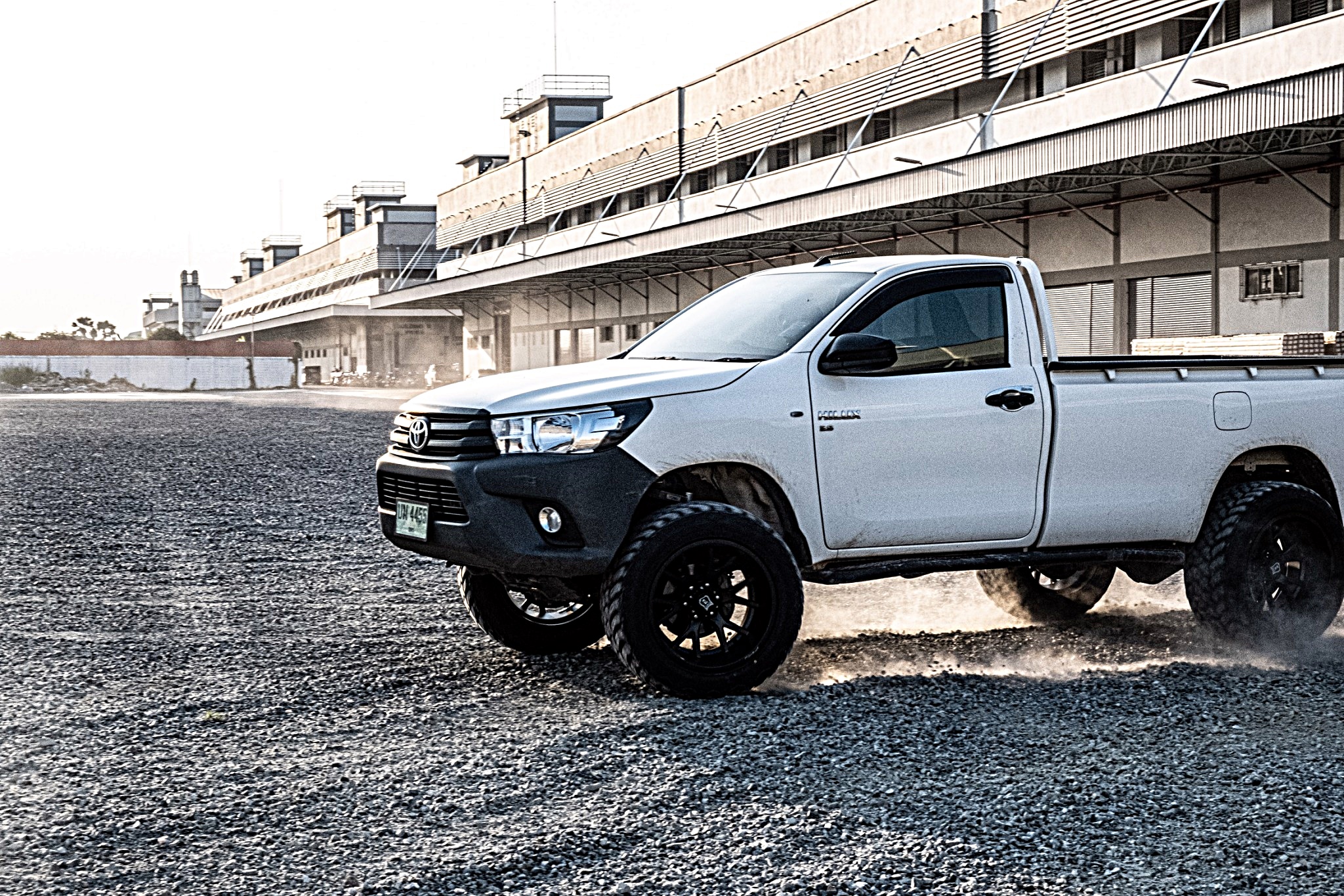 REVO หัวเดียว จองคิวจากแพร่ ทำทรงเมกาที่ STEP9