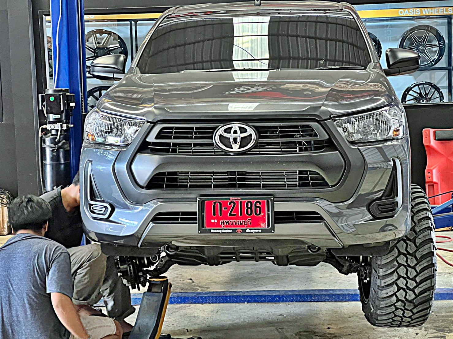 #TOYOTA_REVO_หัวเดียว จองคิวมาจากสุพรรณบุรี ทำทรงเมกาที่STEP9