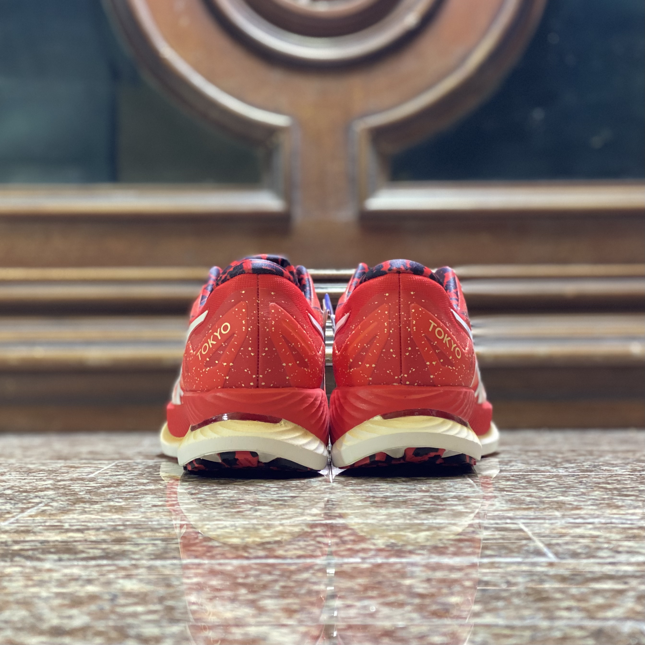 รองเท้าวิ่ง ASICS GlideRide Tokyo ‘LIMITED‘ (W7/8/8.5US)