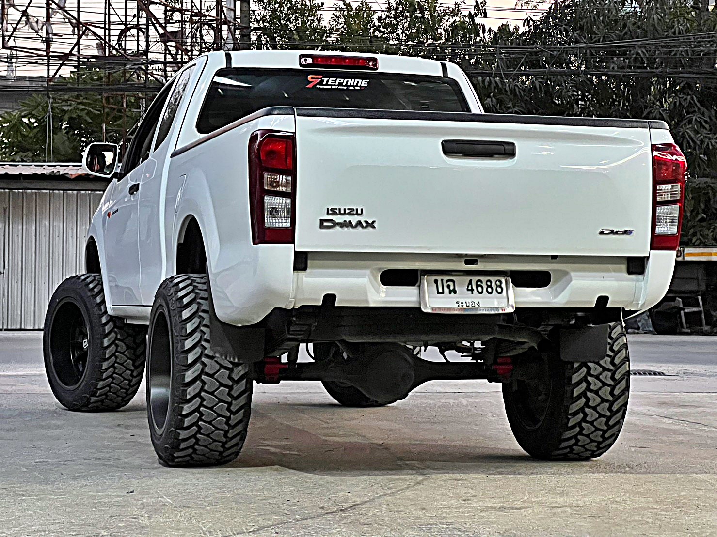 D-MAX ตัวเตี้ย ทำให้เป็นตัวสูง ทรงเมกา