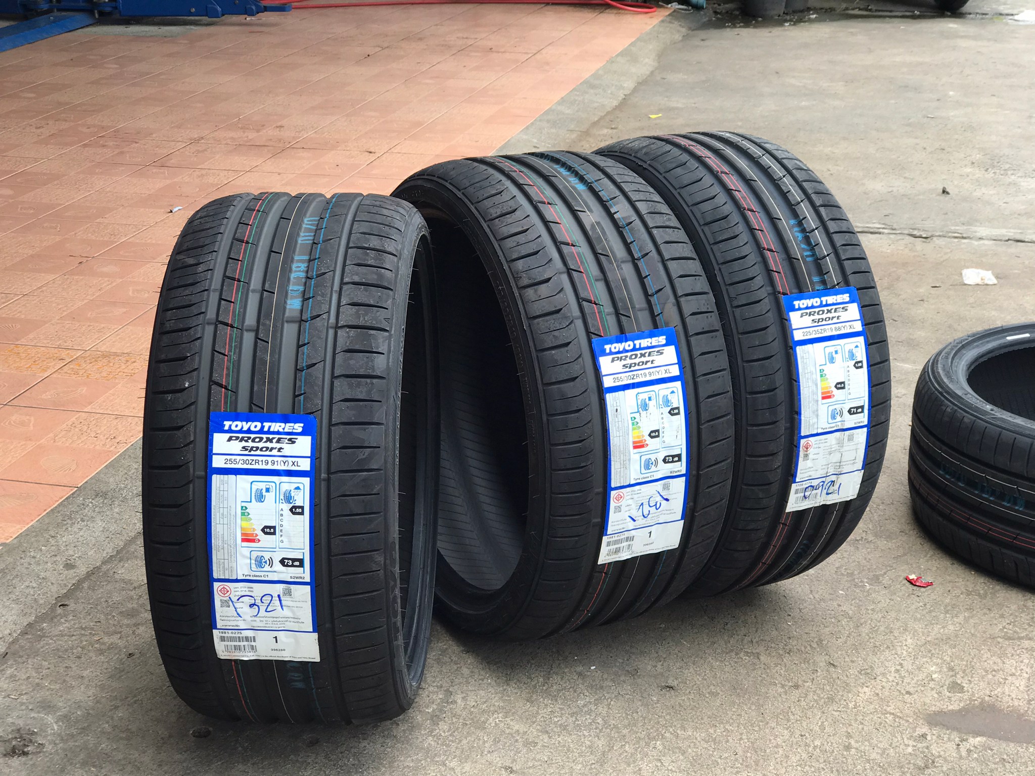 TOYO 255/30-19 PROXES SPORT ราคาถูกสุด ที่ STEP9