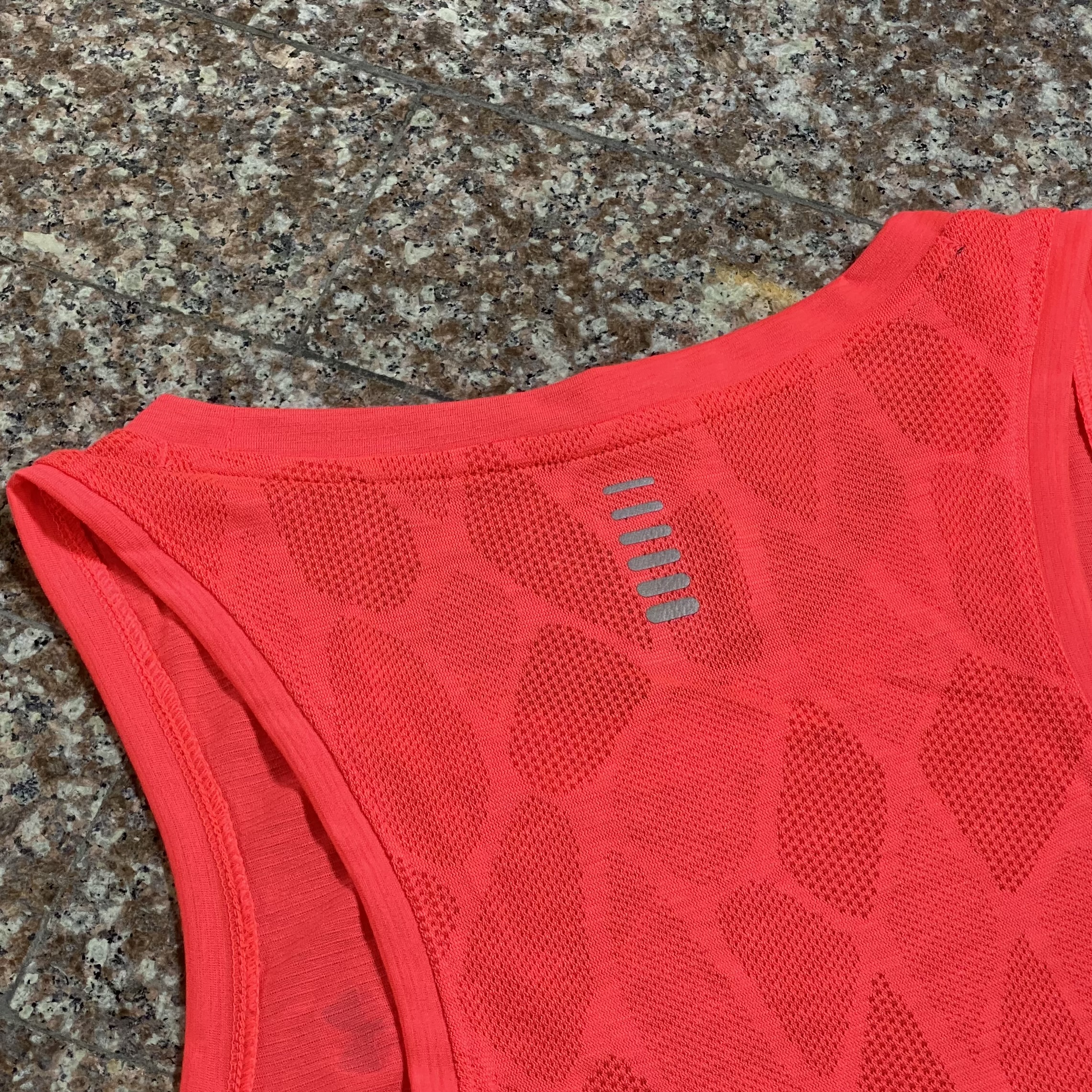 เสื้อวิ่ง Under Armour Streaker Running Singlet (LG)