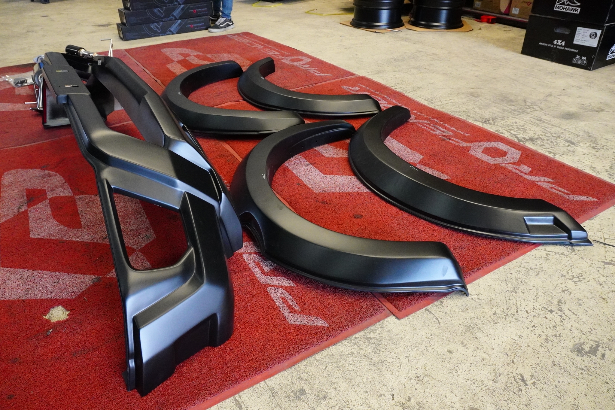 FORD RANGER NEXTGEN จองคิวมาจาก ชุมพร แต่งทรงเมกาที่ STEP9