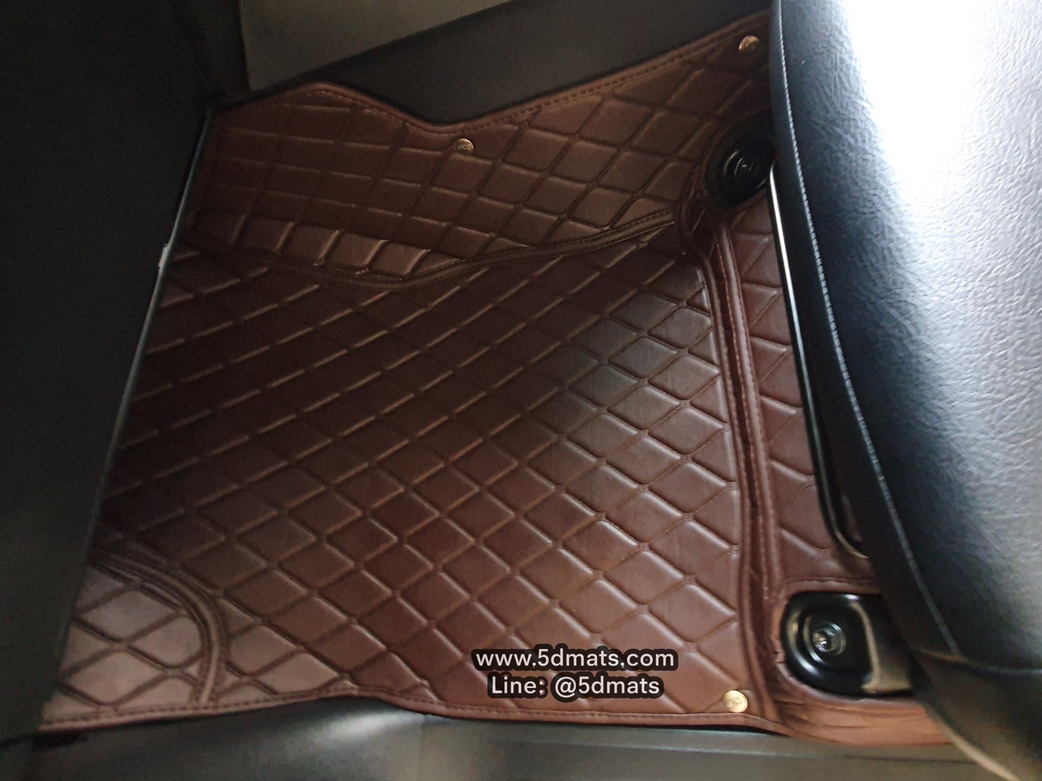 พรมปูพื้นรถยนต์5D REVO 4ประตู 13มิล ลายRICH สีกาแฟ 3ชิ้น
