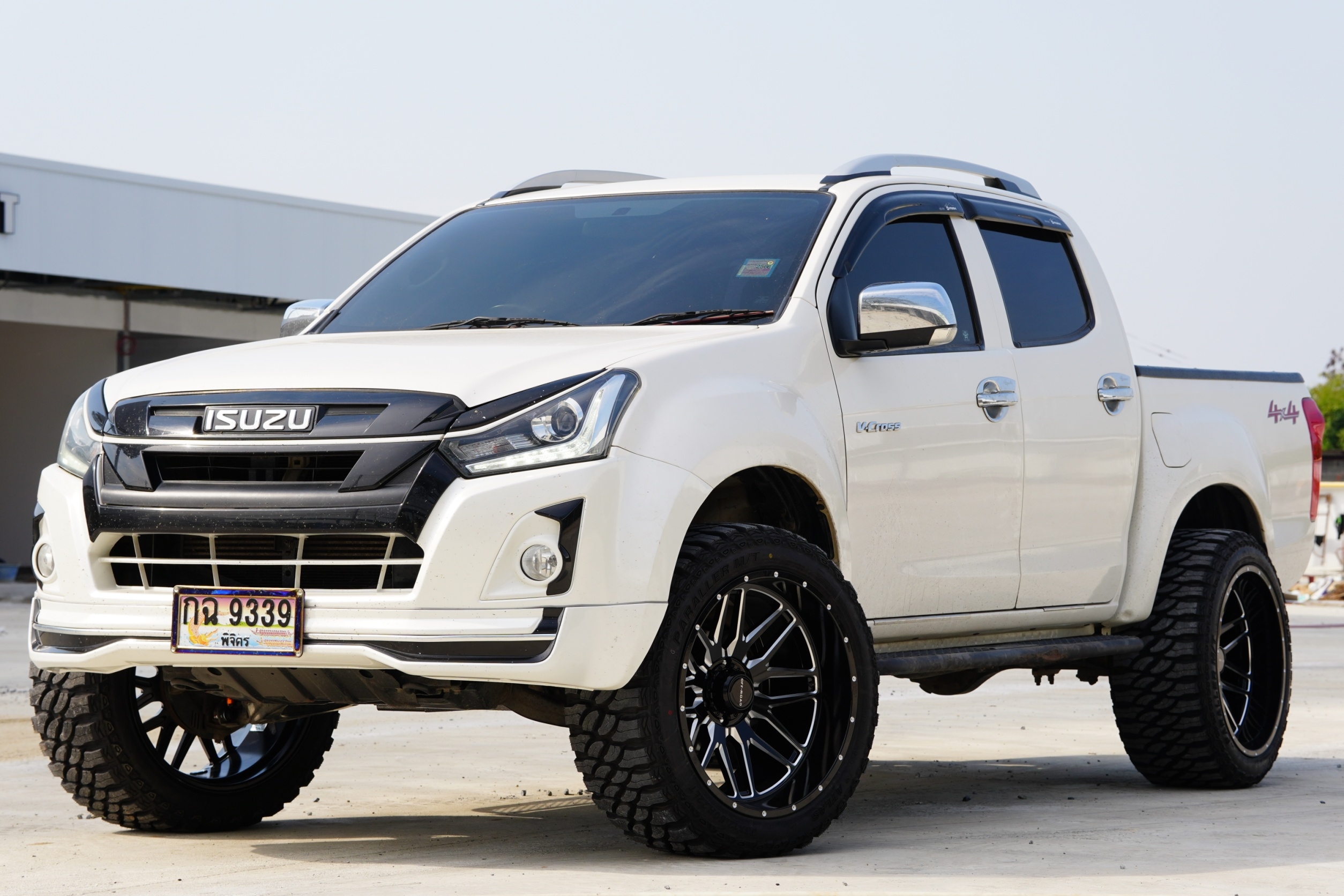 ชุดเเต่ง ISUZU D-MAX V-CROSS 4X4
