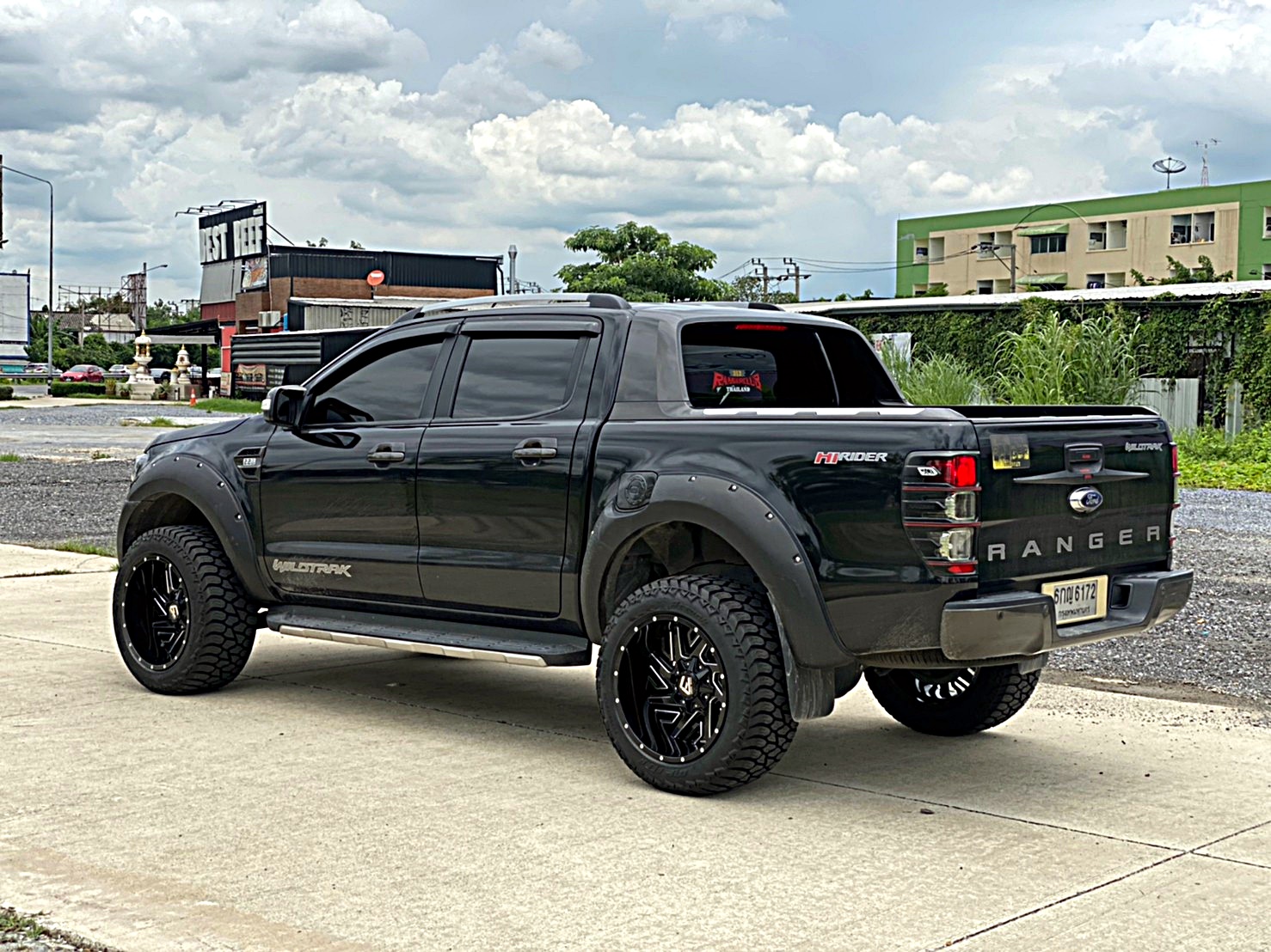 FORD WILDTRAK จัดทรงเมกาที่ STEP9