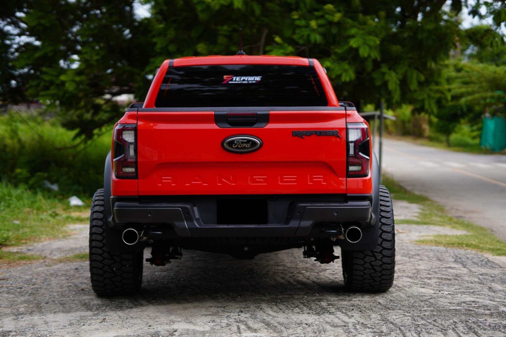 FORD RAPTOR กับล้อ HOSTILE ขอบ22 H120 Offse-44 ลึกสะใจ! พร้อมโปรโมชั่นพิเศษที่ STEP9