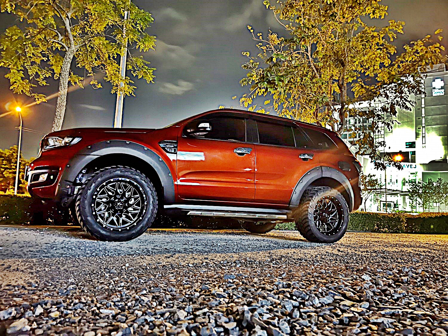 FORD EVEREST แบบไม่ยก โคตรเต็ม