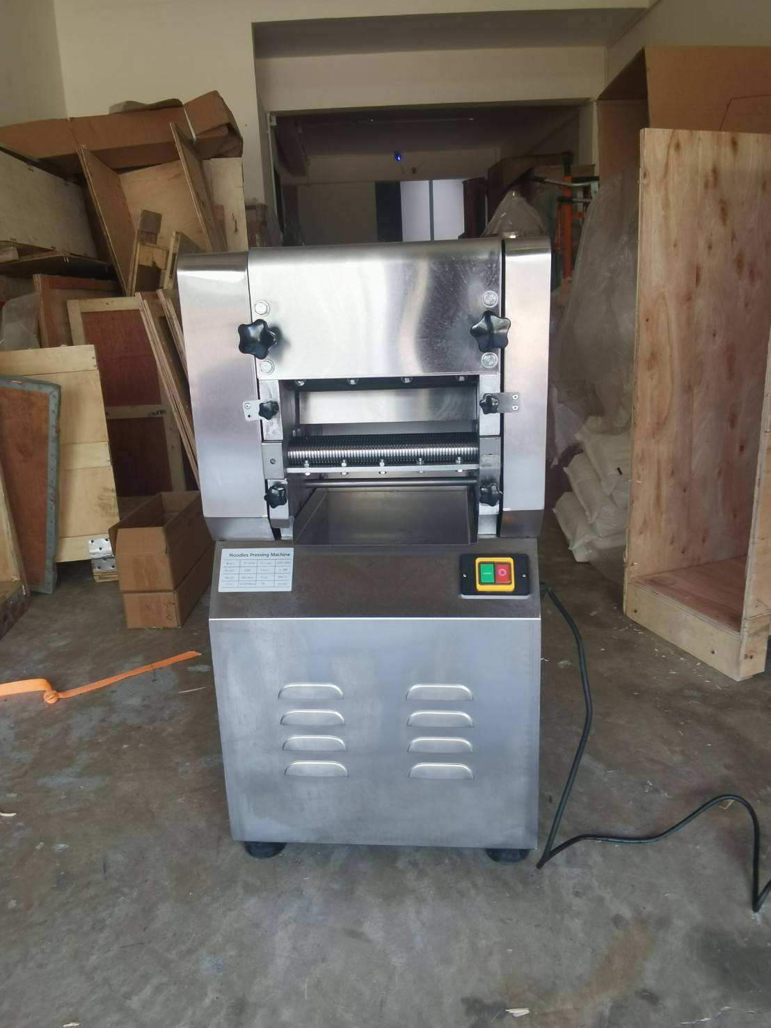 เครื่องทำเส้นหมี่ ก๋วยเตี๋ยว เครื่องทำรีดแผ่นแป้ง เครื่องสแตนเลส304 YSH-01 NOODLE PRESSING MACHINE