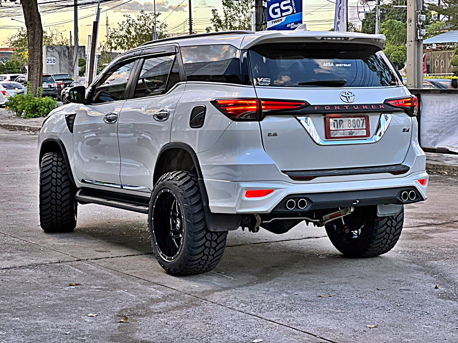 FORTUNER ทรงเมกา ล้อขอบ20 ที่ STEP9