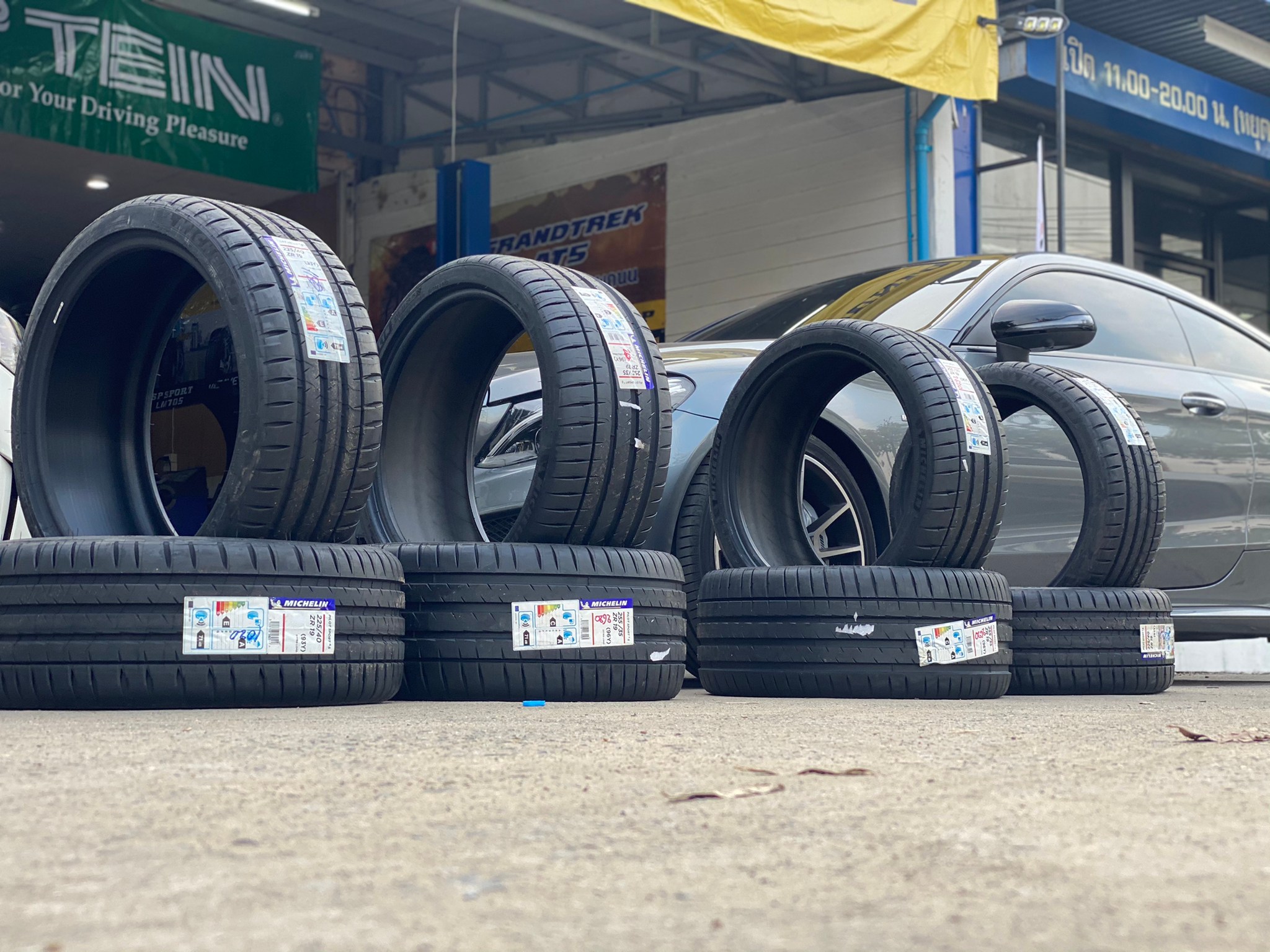 Michelin pilotsport4s #BENZ #C43 225/40-19 255/35-19 #Michelin #pilotsport4s 💥💥#Step9 #ล้อแม็กซ์ยางรถยนต์ ❤️❤️#เกษตรนวมินทร์ 📌📌สอบถาม @step9 📌📌หรือ คลิ๊กที่นี่ https://lin.ee/A9jHl6c โทร 096397