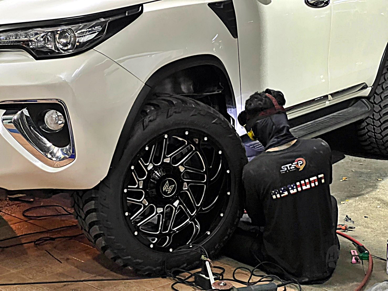 FORTUNER ทรงเมกา ล้อขอบ20 ที่ STEP9