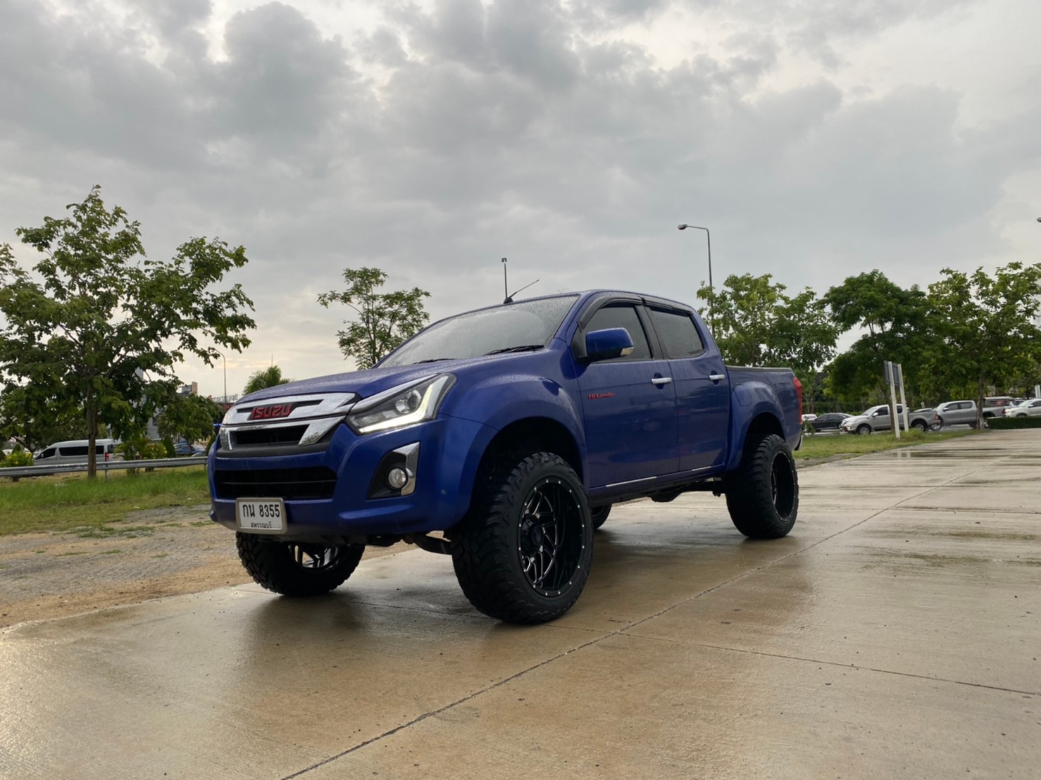 D-MAX มาจากสุพรรณบุรี จัดทรงเมกาที่ STEP9