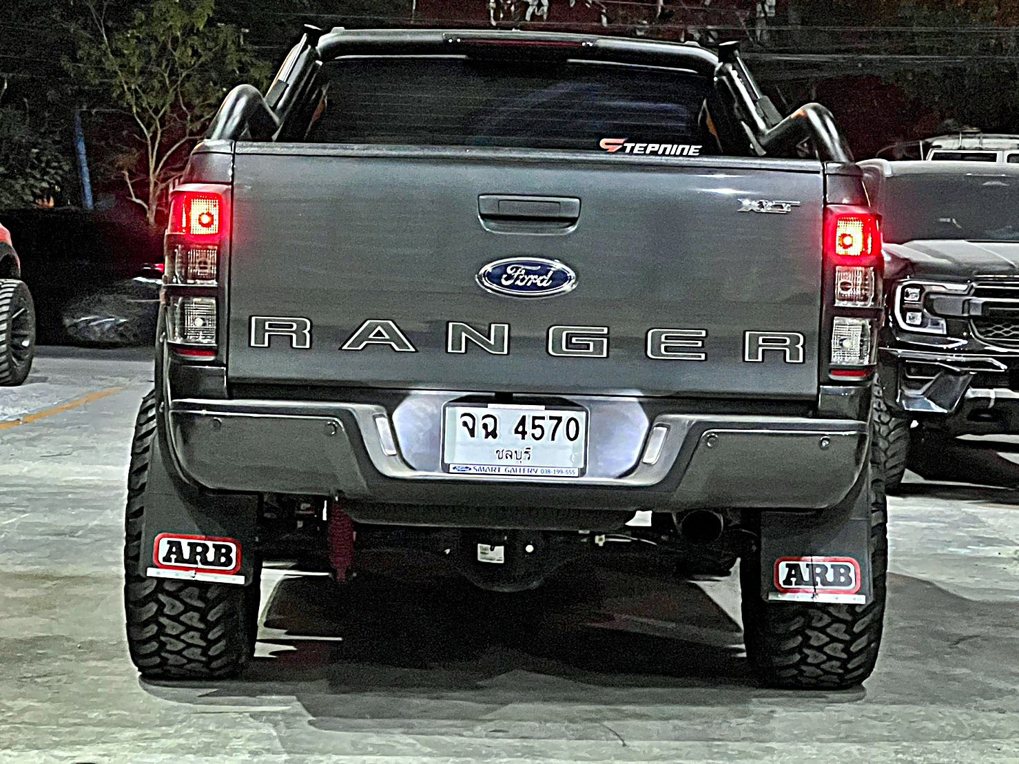 FORD RANGER แต่งทรงเมกาที่ STEP9