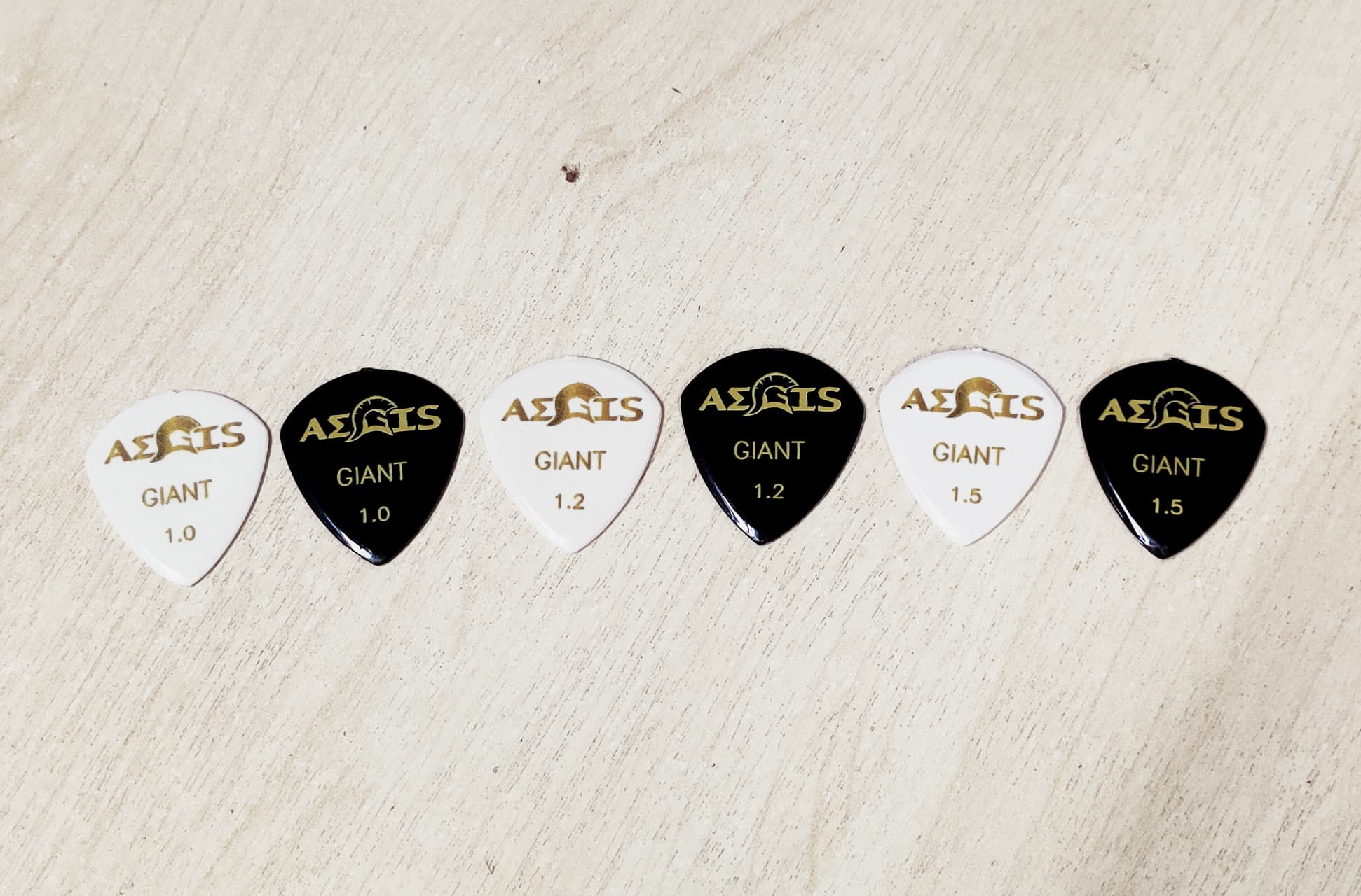 สายกีตาร์โปร่ง Aegis รุ่น Phosphor Bronze สายเคลือบขึ้น สนิมยาก วัสดุจากอเมริกา - เเถมปิ๊ก 3 อัน