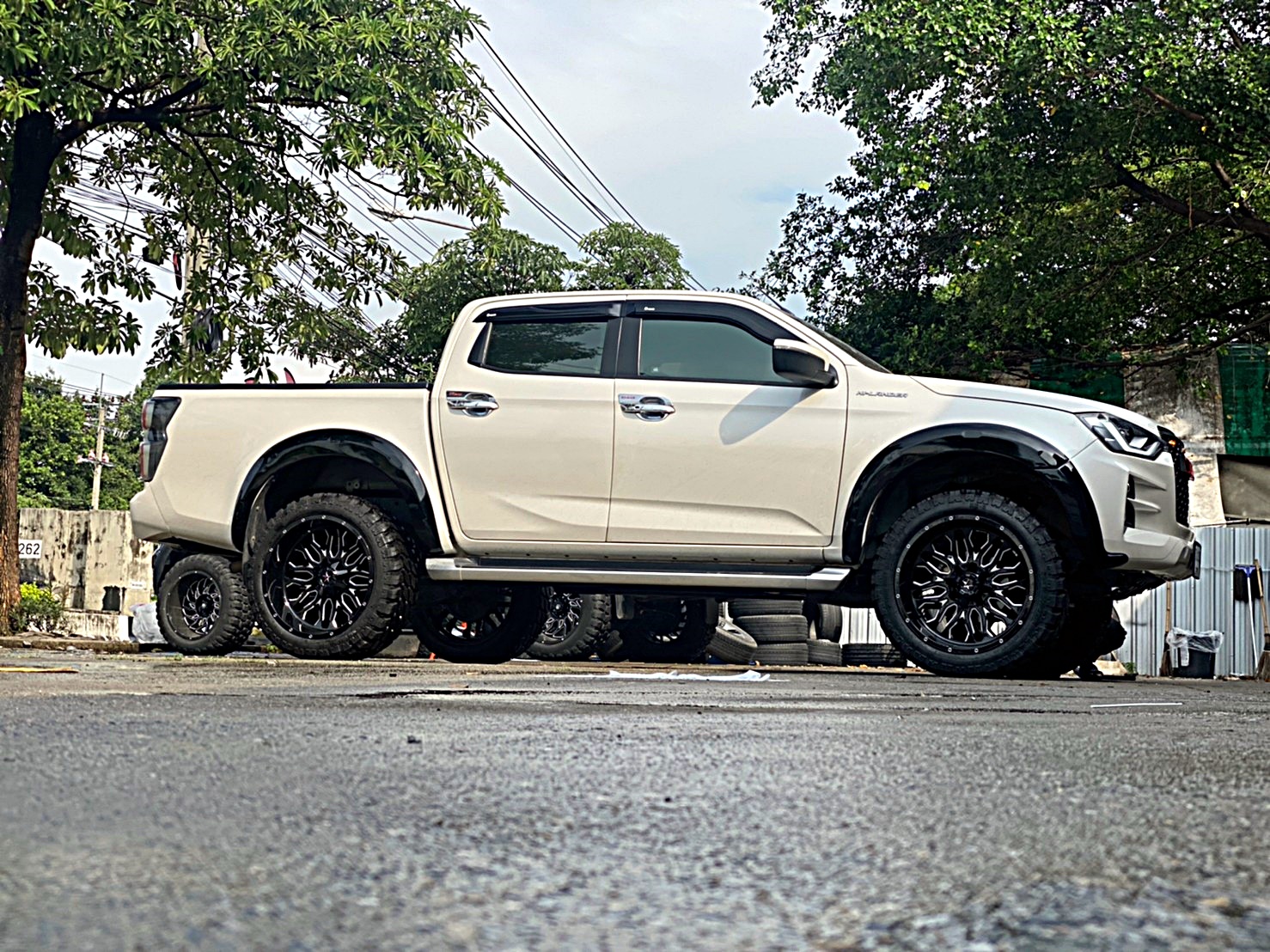 D-MAX ทรงเมกา มาไกลจากปราจีนบุรี