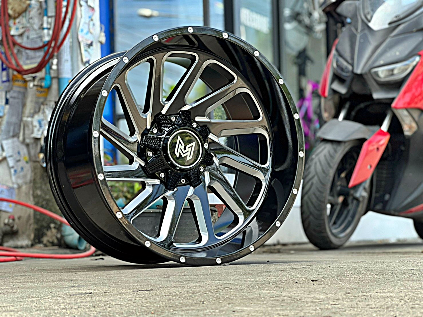 TRITON ทรงเมกา ที่ STEP9