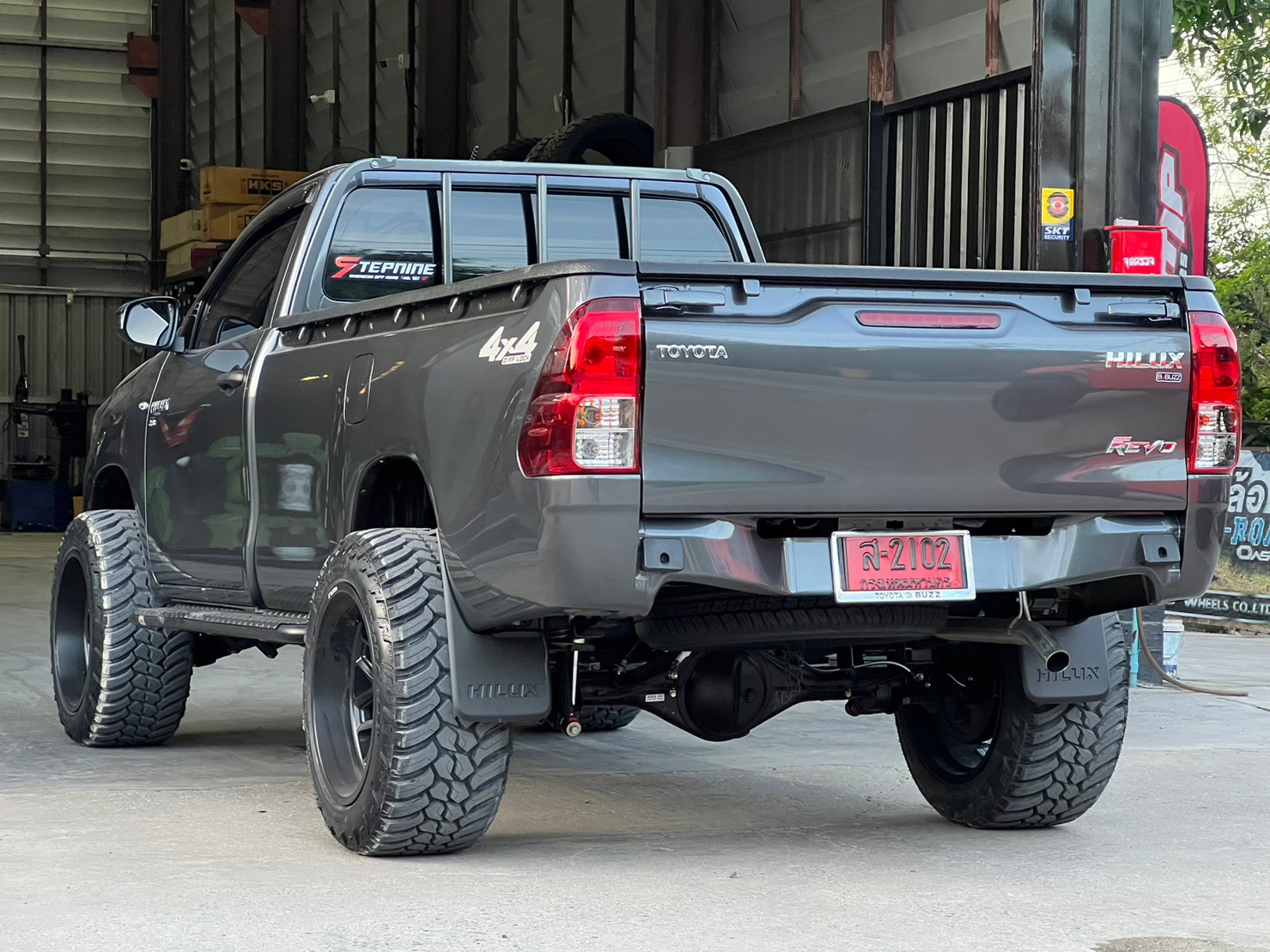 TOYOTA REVO หัวเดียว ทรงเมกา ที่ STEP9