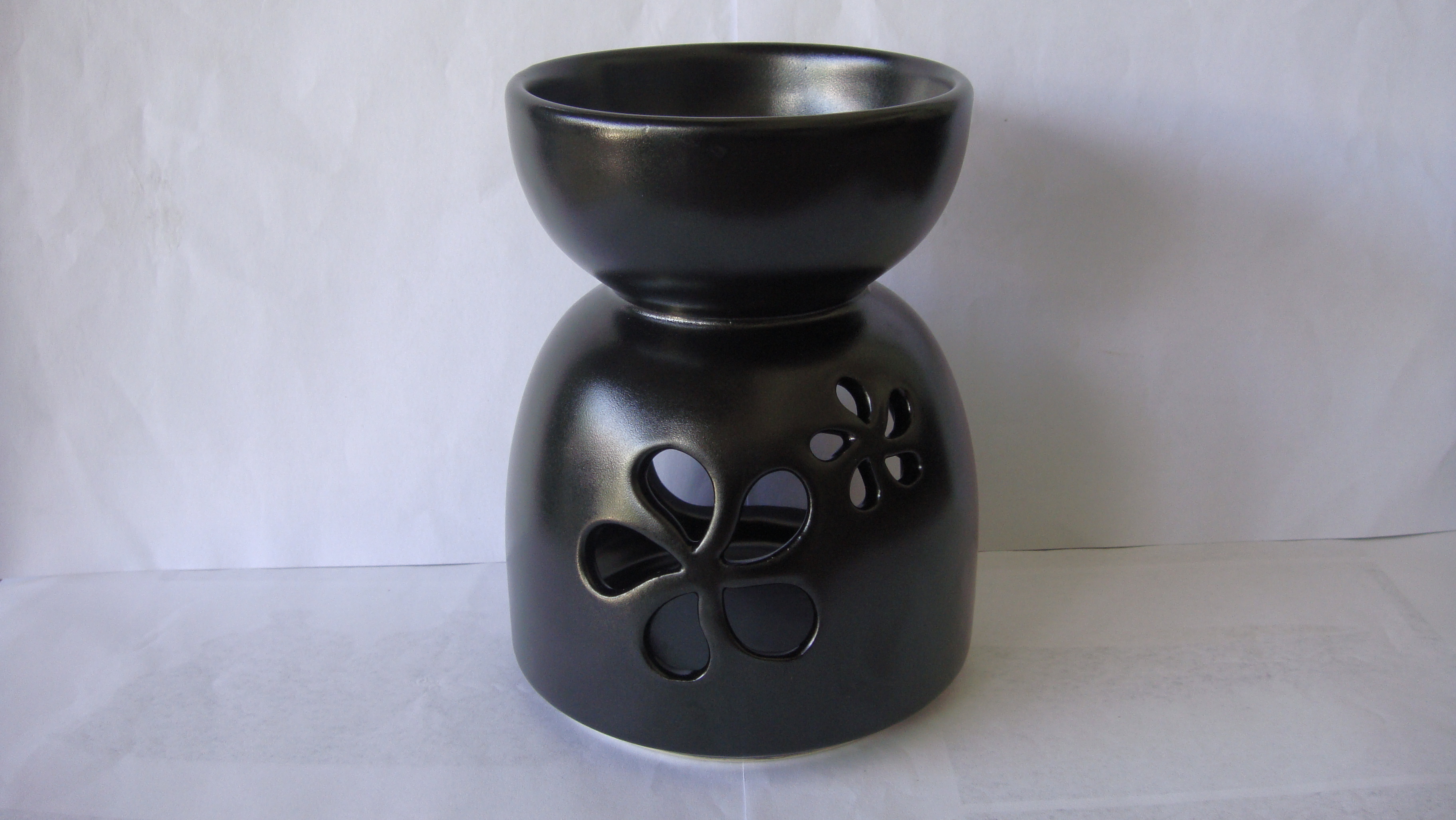 เตาน้ำมันหอมระเหย Size M สีดำด้าน ( Oil Burner )