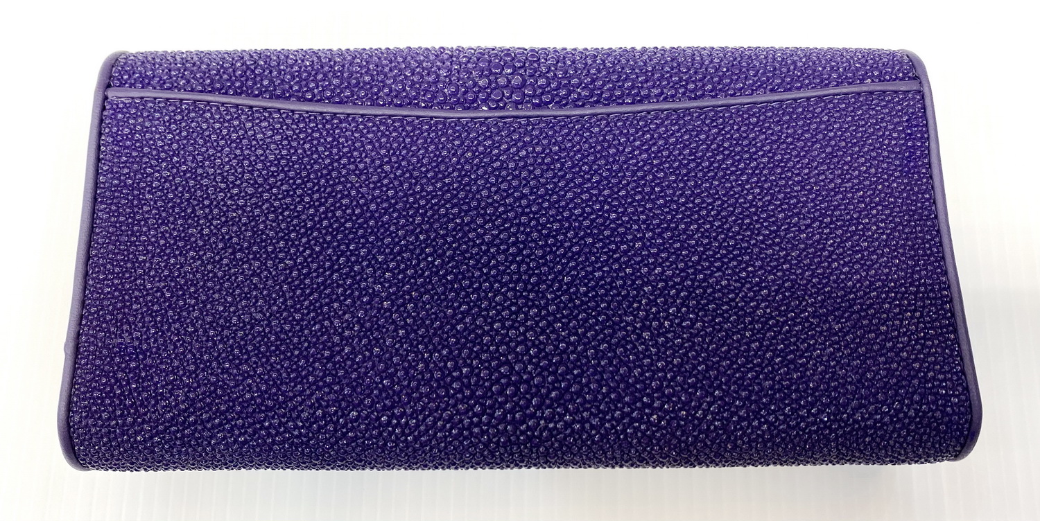 กระเป๋าสตางค์หนังปลากระเบนแท้1ตา 3พับยาว สีม่วง