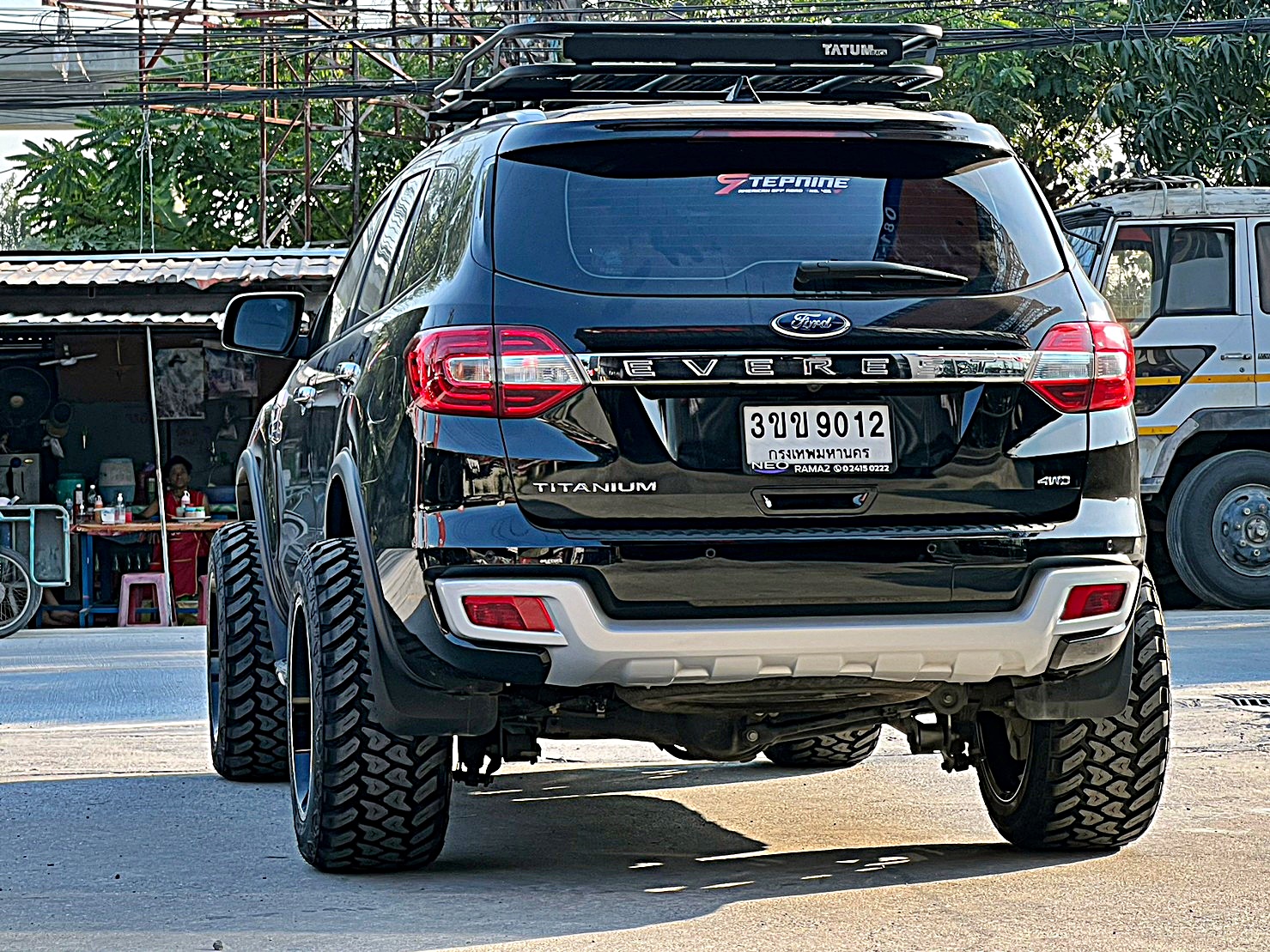 FORD EVEREST แต่งทรงเมกาที่ STEP9