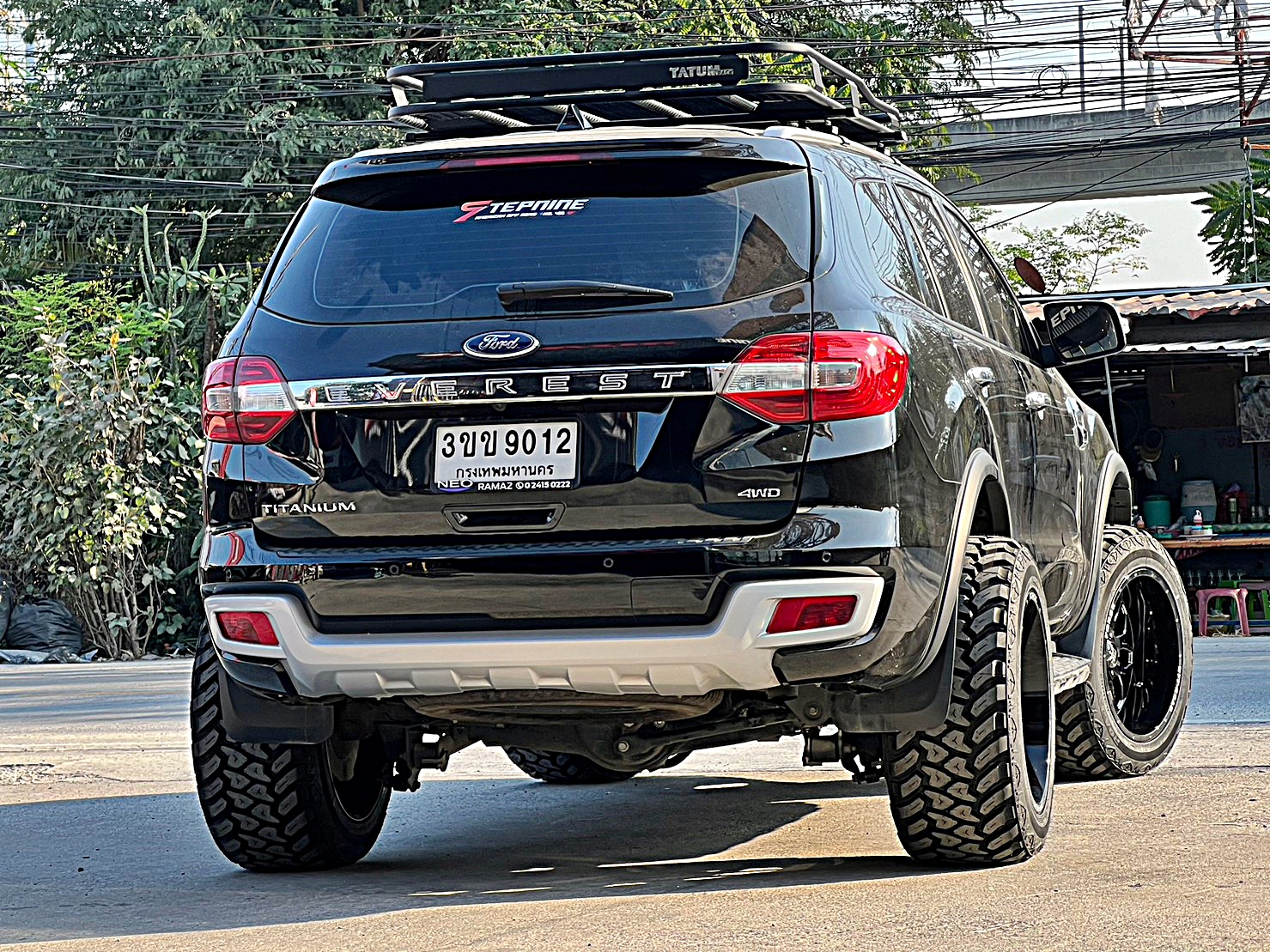 FORD EVEREST แต่งทรงเมกาที่ STEP9