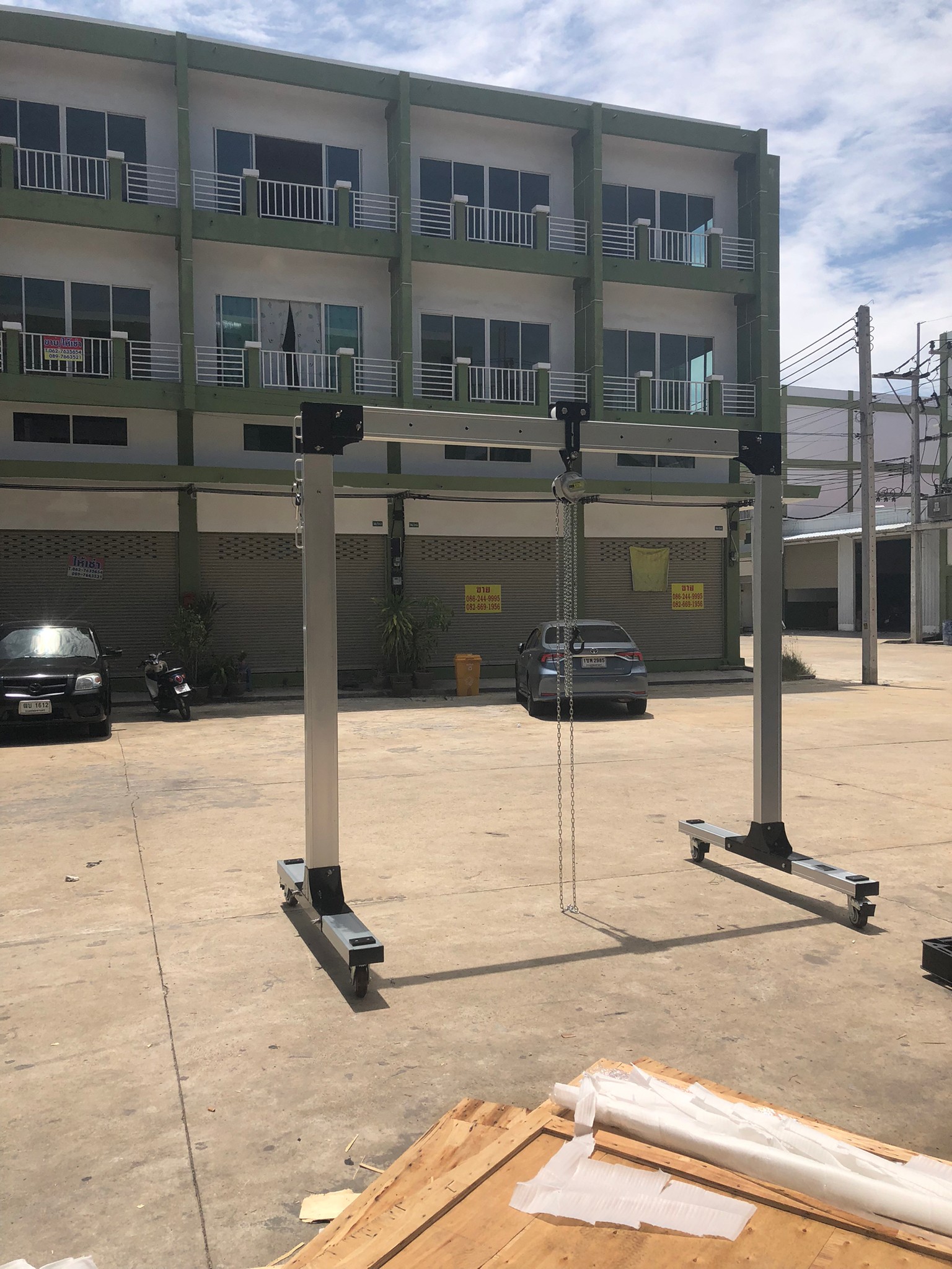 เครนยกของหนัก ปรับระดับ ประกอบเครนใช้งานได้ง่าย + รอกโซ่ มีให้เลือกหลายขนาด Crane01 kld