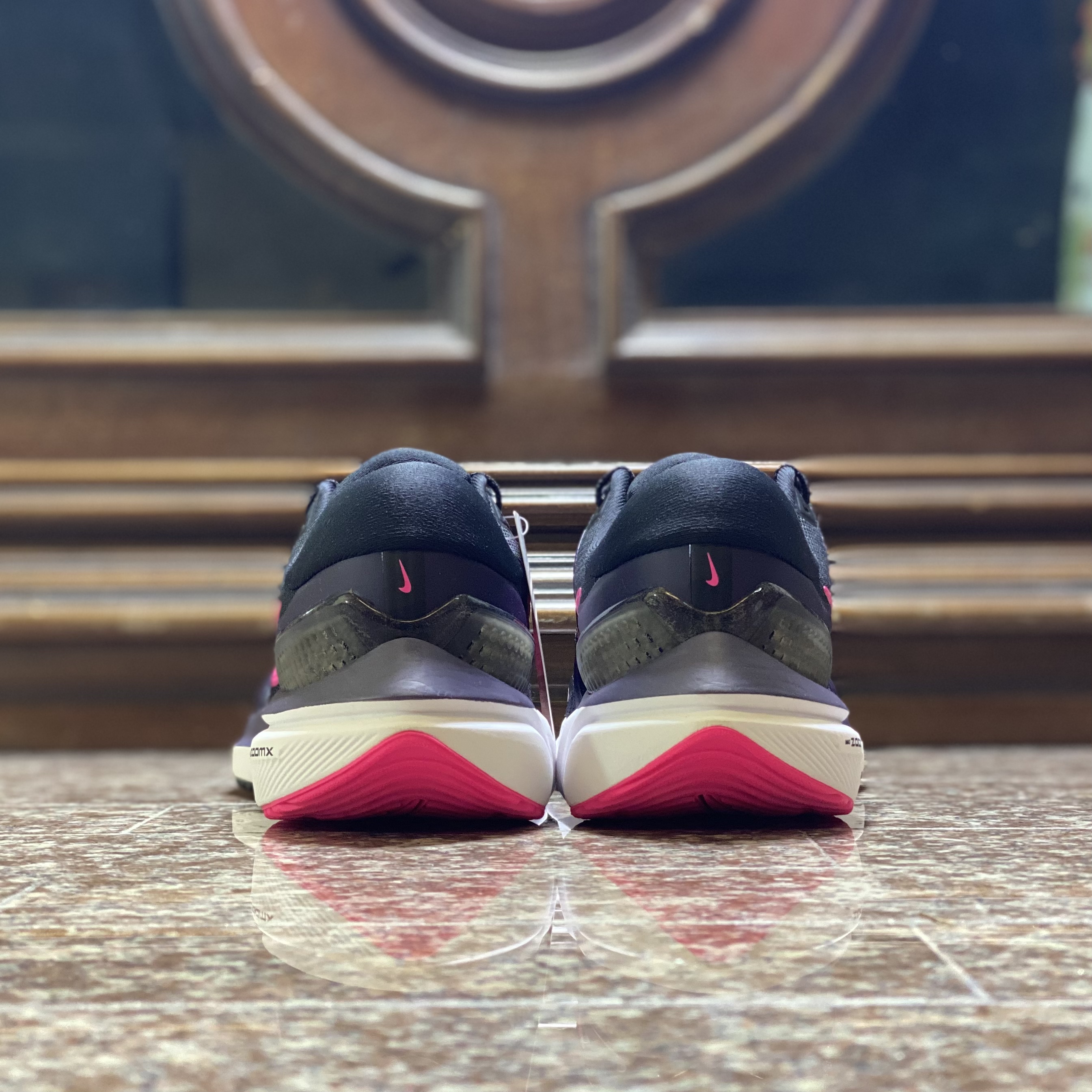 รองเท้าวิ่ง Nike Air ‘ZoomX’ Vomero 16 (W8US)