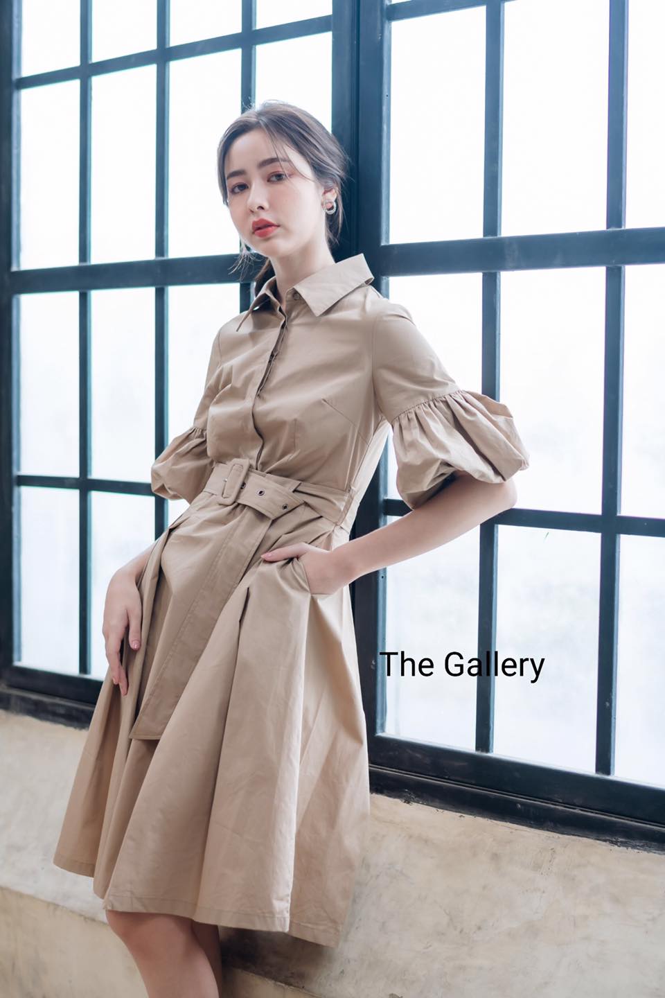 เดรสเชิ้ตสุดเก๋ ใส่ง่ายใส่สบาย จะใส่ทำงาน เดินเล่นช้อปปิ้ง หรือวันพักผ่อนได้หมด ถ้าใครอยากได้ลุคสุดชิลล์แต่ไม่ทิ้งลายสาวสายแฟ ขอบอกเลยชุดนี้ห้ามพลาด
